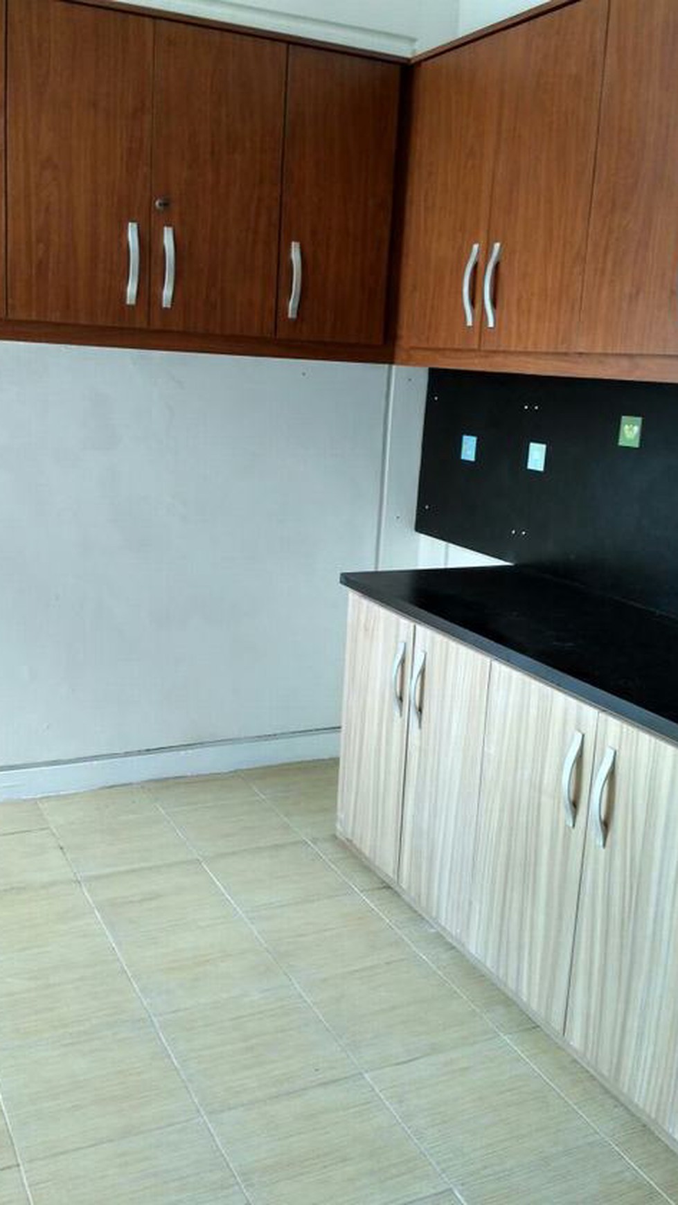 Dijual Rumah Asri, Tengah kota, dekat Taman Kota 2, Toll BSD City, siap huni