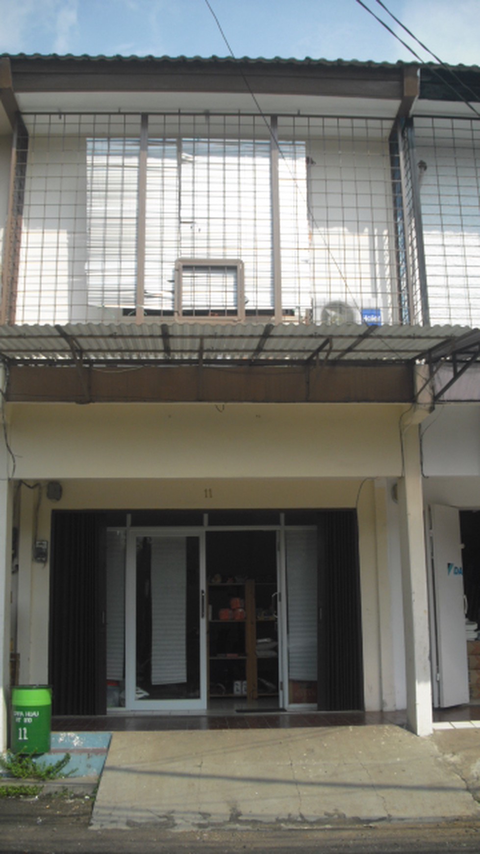 Ruko pinggir jalan Raya Griya Sutera