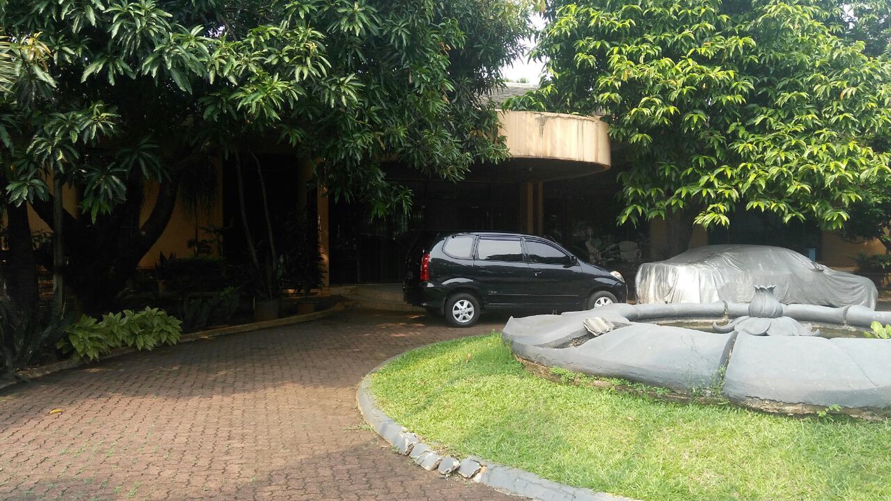 Rumah Lama Terawat dengan Lokasi Strategis @ Pejaten Barat Raya, Jakarta Selatan
