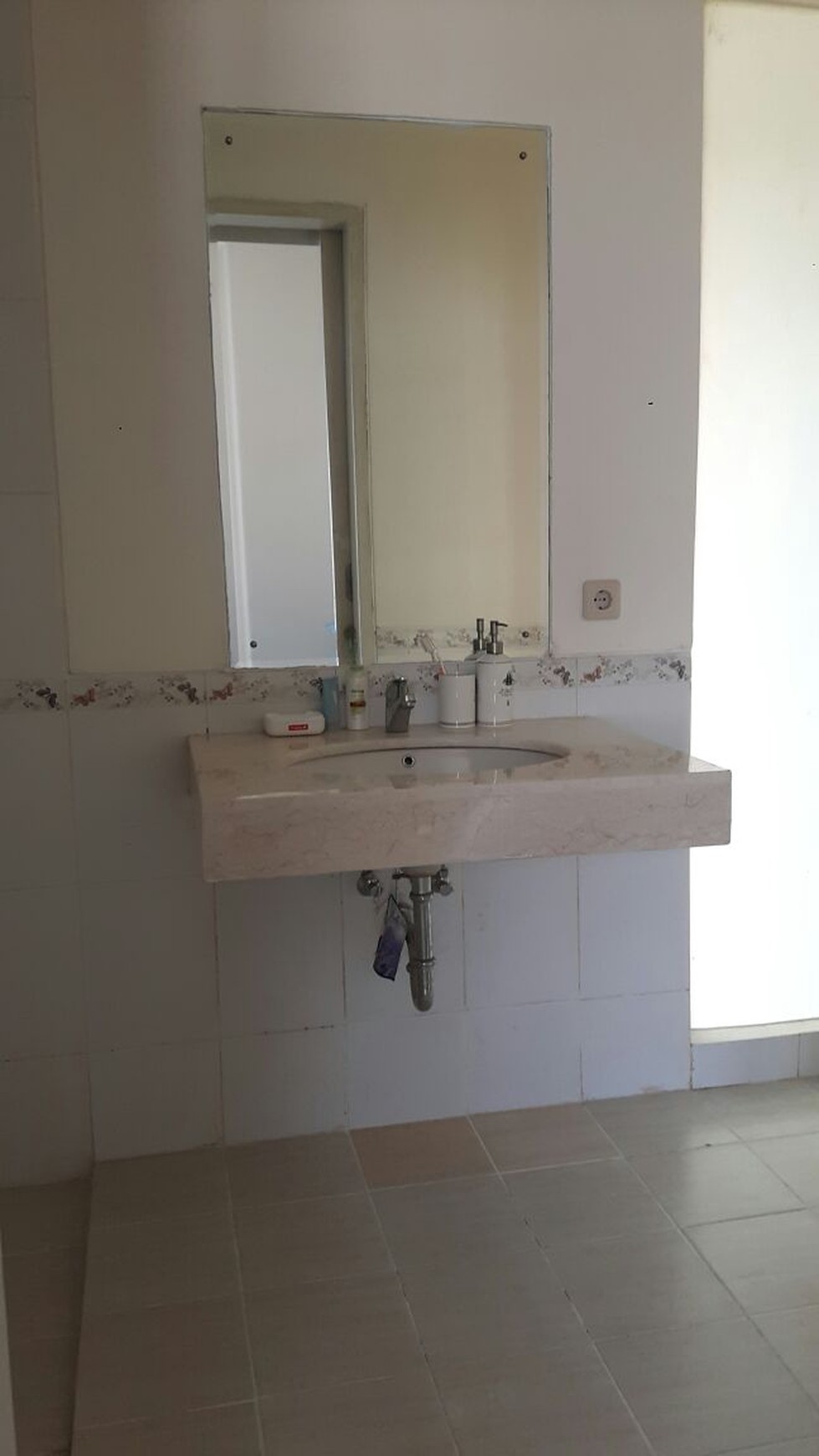 Disewakan Rumah di Taman Rolling Hill - Lippo Karawaci