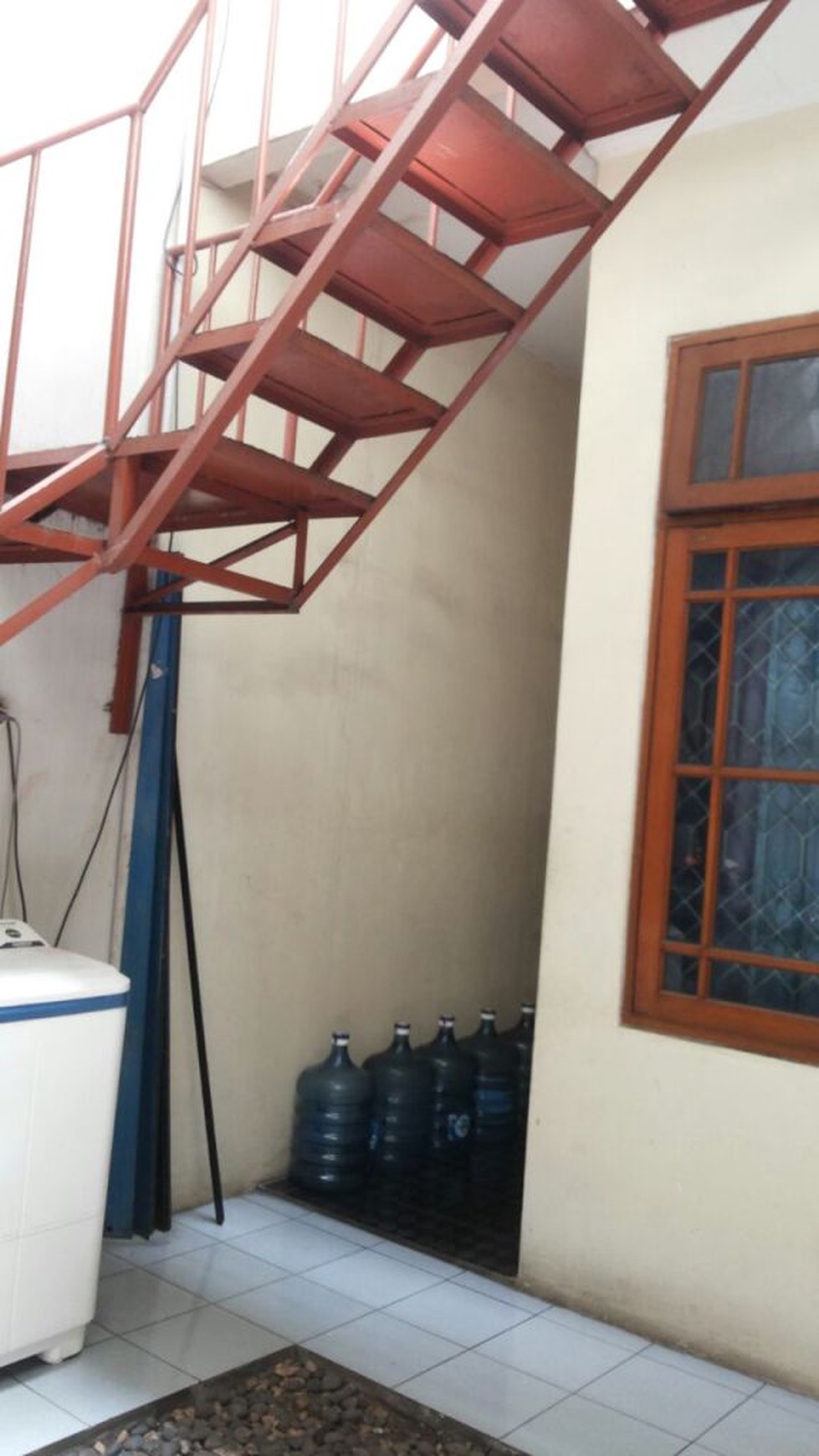 Rumah bagus di daerah pesanggrahan ,rumah siap huni,pinggir jalan