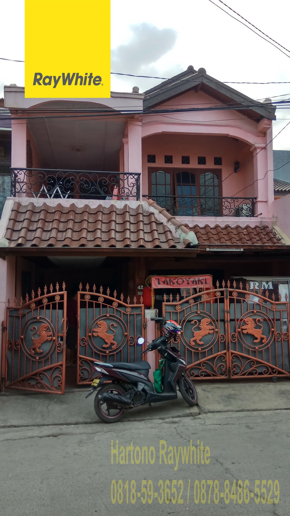 Rumah 2lantai, lokasi strategis, akses mudah dan nyaman.