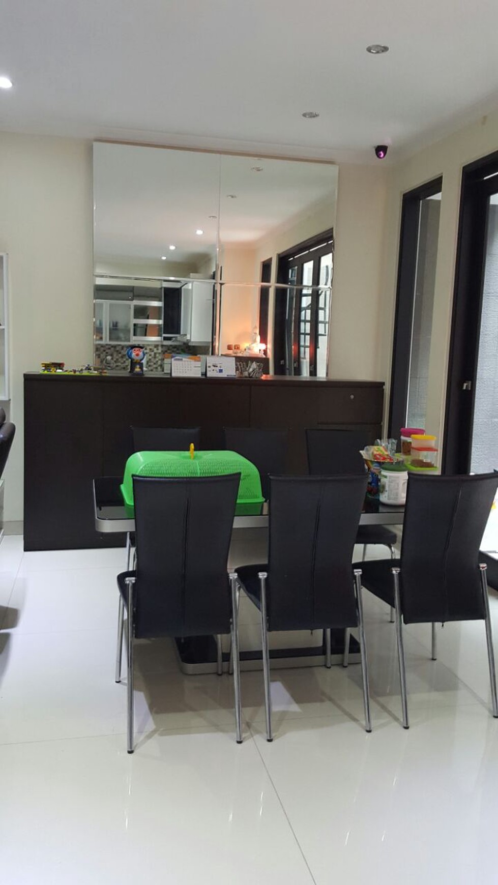 Rumah Pelangi Jingga, Kelapa Gading Luas 8x18m2