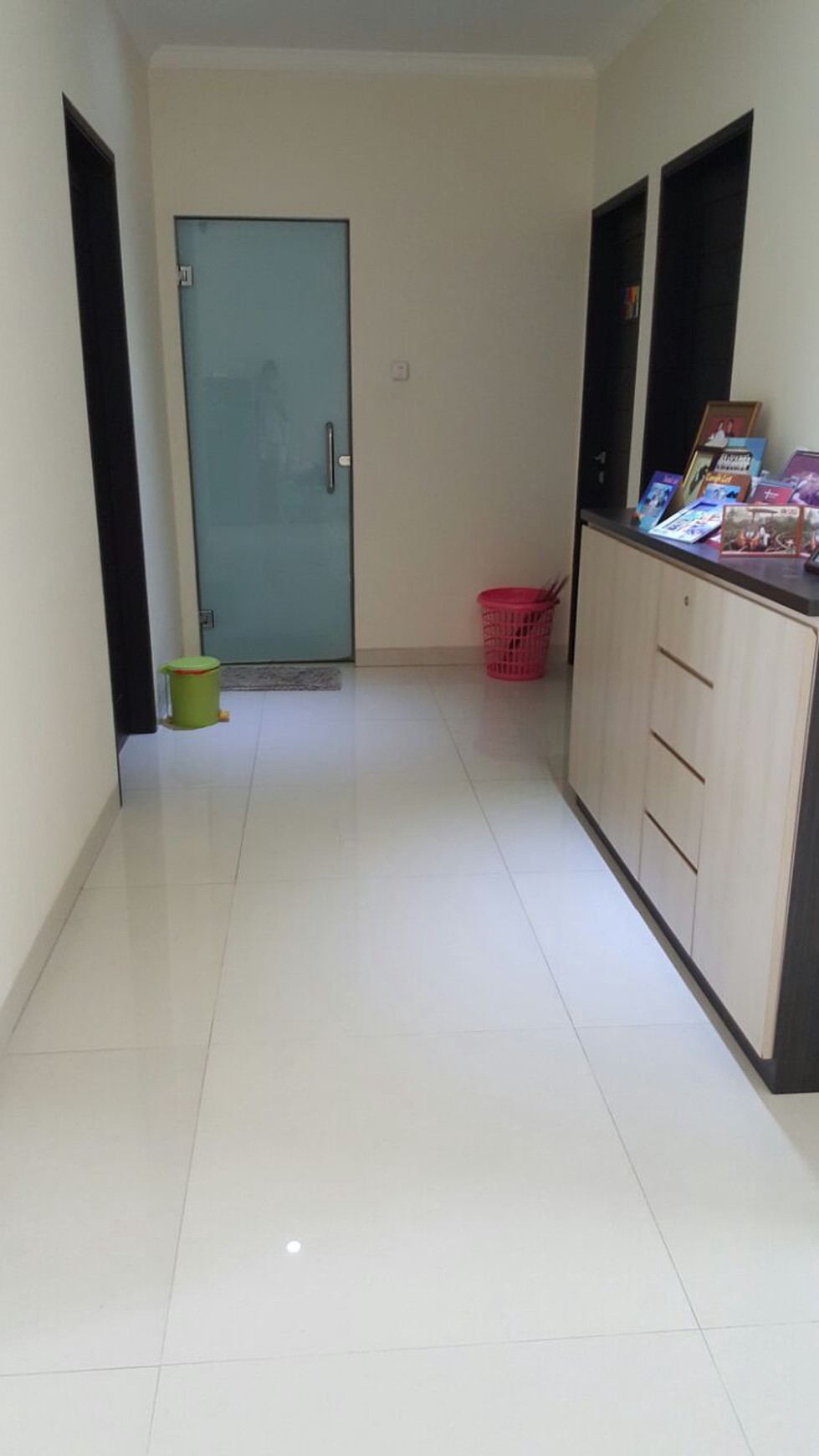Rumah Pelangi Jingga, Kelapa Gading Luas 8x18m2
