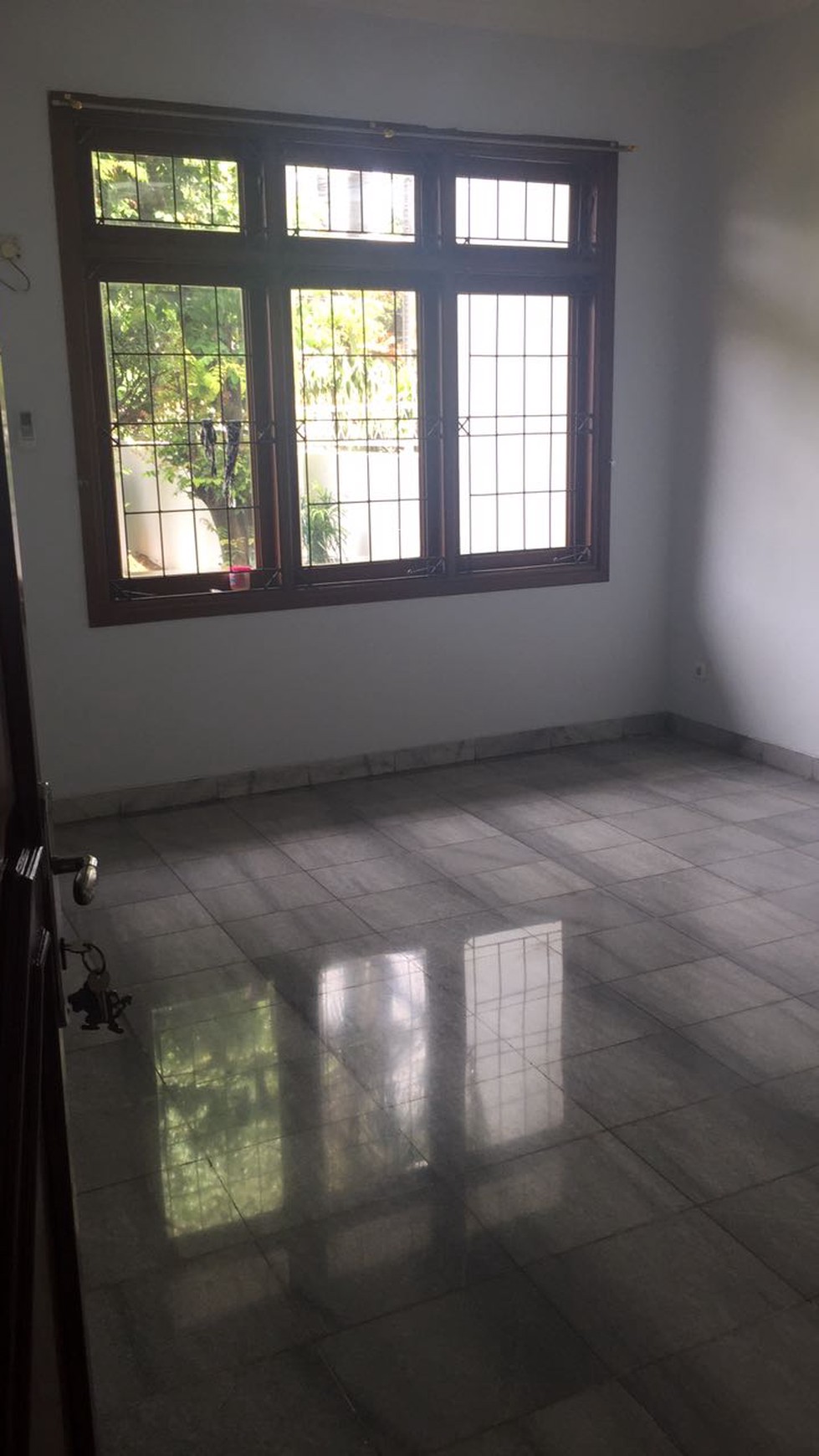 Disewakan Rumah Bagus Di Jl YRS, Jurangmangu