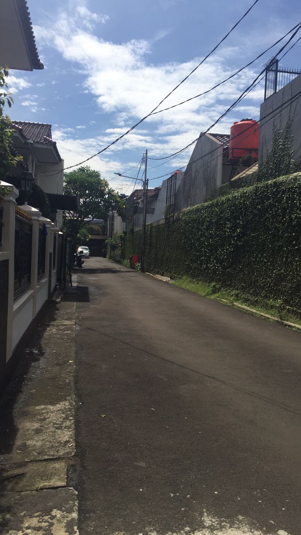 Disewakan Rumah Bagus Di Jl YRS, Jurangmangu