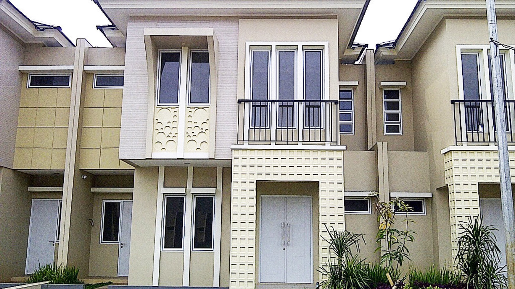 HOT LISTING!!! Rumah Minimalis Dijual di Water Spring, depan taman