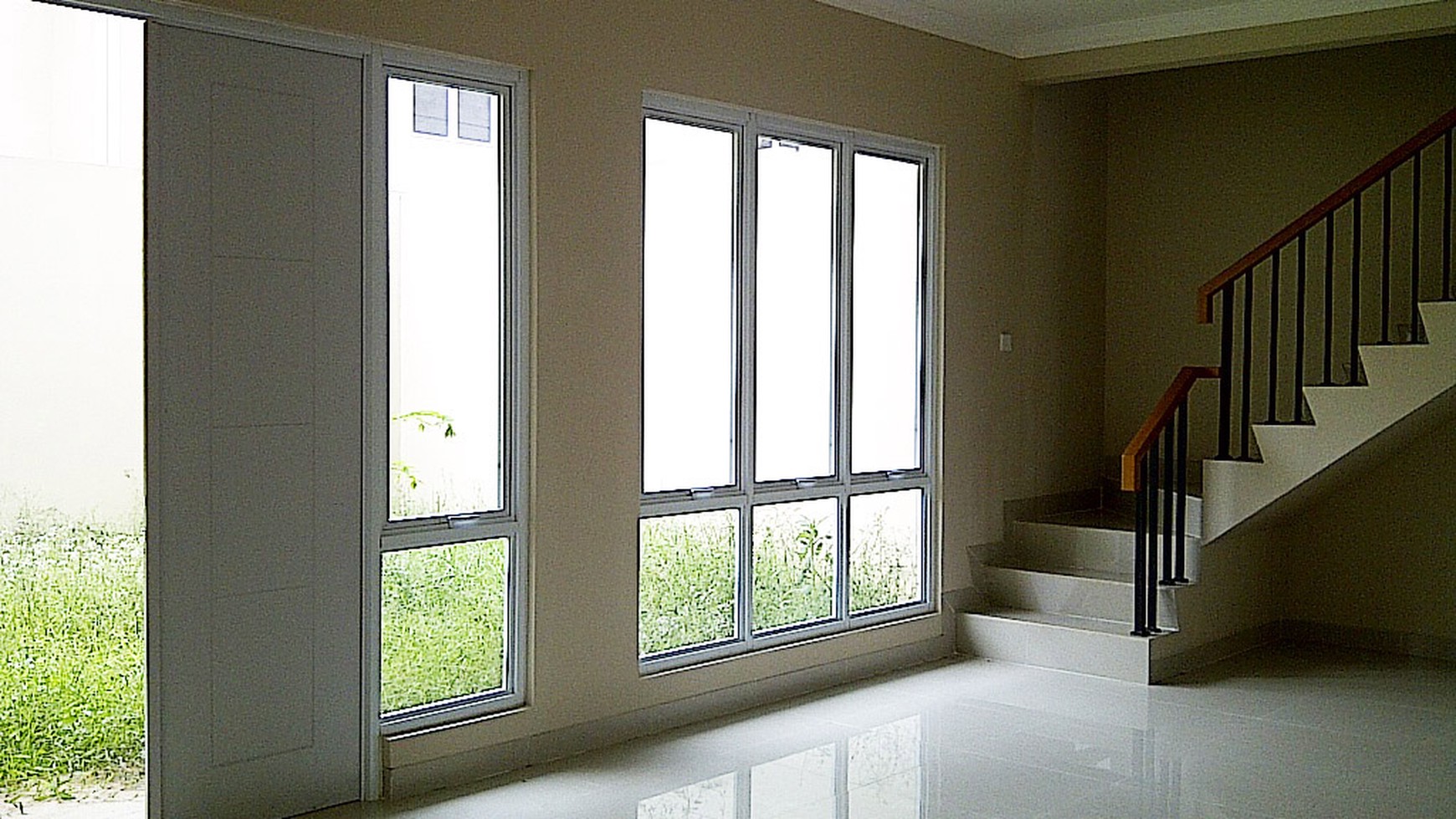 HOT LISTING!!! Rumah Minimalis Dijual di Water Spring, depan taman