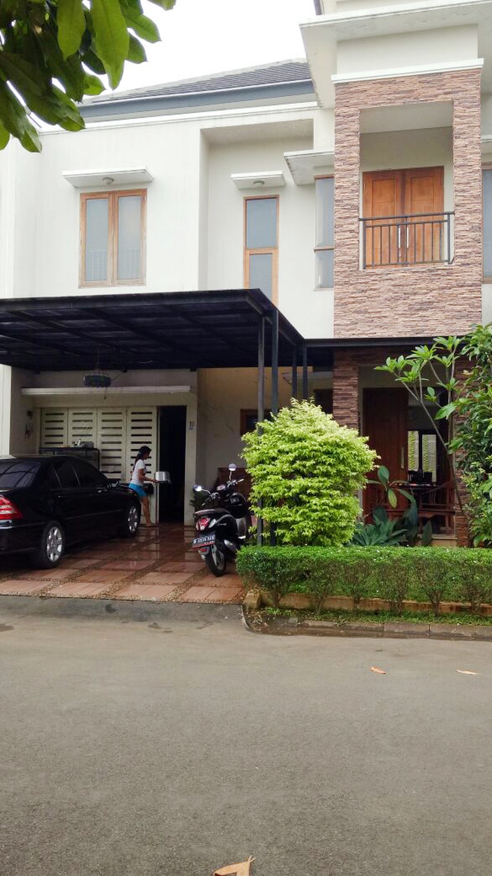 Dijual Rumah Bagus Di Bintaro Hijau Residence, Veteran