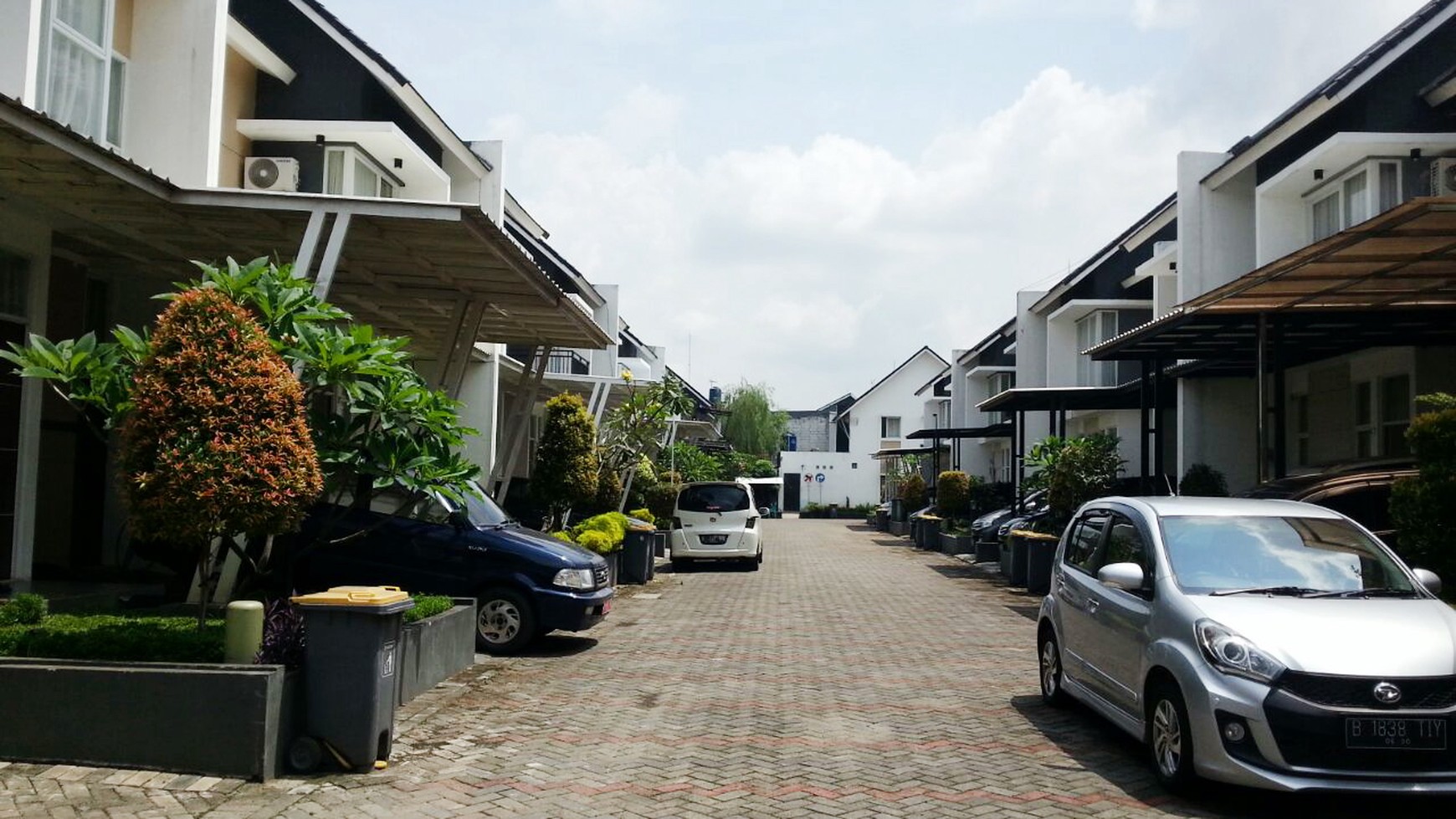 Dijual Rumah Bagus Di Jl Ceger Raya, Pondok Aren