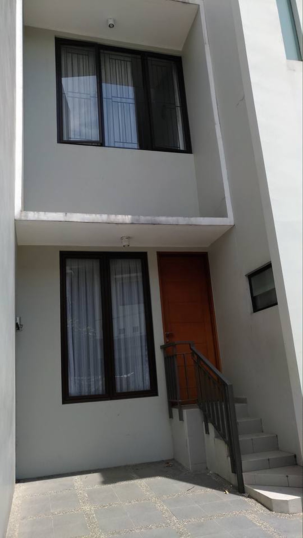 RUMAH SEMIFURNISED DI SETRADUTA KAMAR 1+1 HANYA 59 JT SAJA