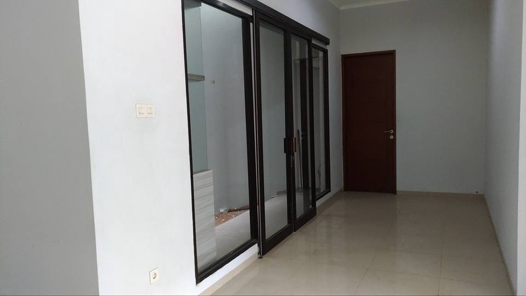RUMAH SEMIFURNISED DI SETRADUTA KAMAR 1+1 HANYA 59 JT SAJA