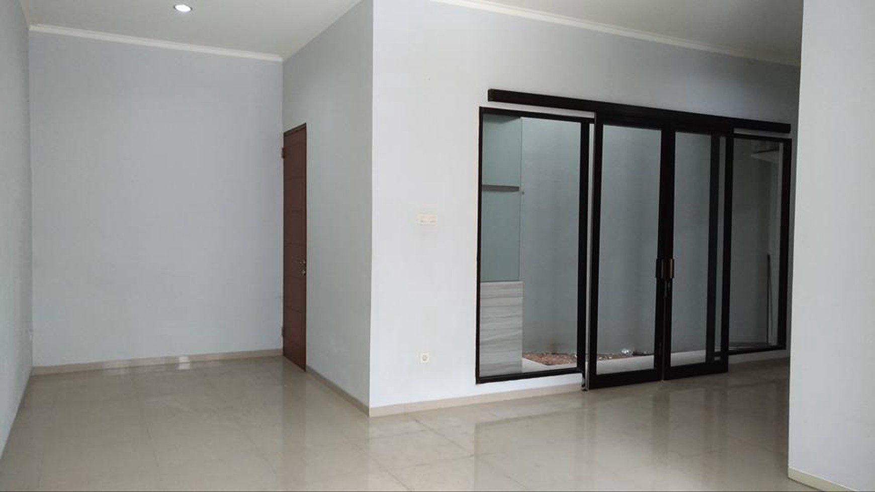 RUMAH SEMIFURNISED DI SETRADUTA KAMAR 1+1 HANYA 59 JT SAJA