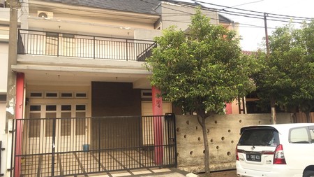 Dijual Rumah Kemang Pratama 3 - LT 200  /  LB 130