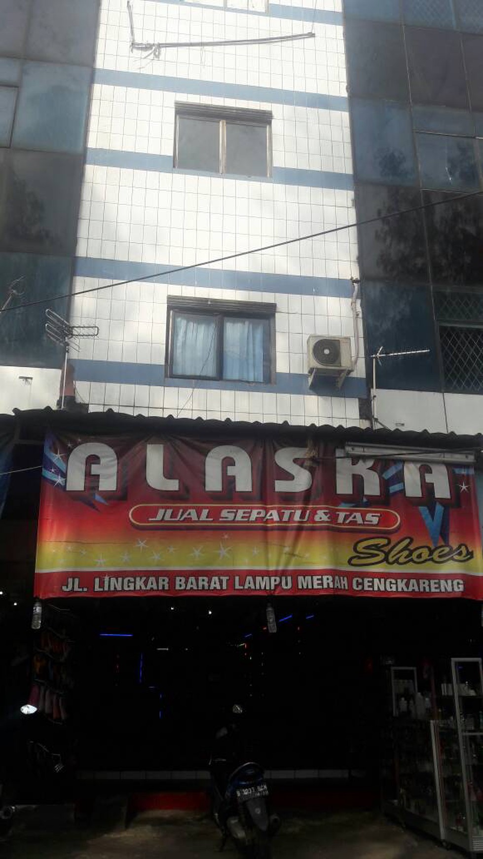 Ruko Jual di Cengkareng Barat 4 Lantai