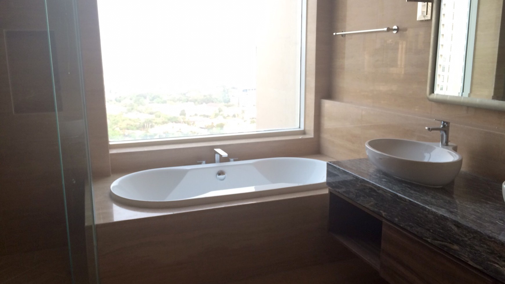 Apartemen Jual di Botanica Simprug 3 Bedrooms