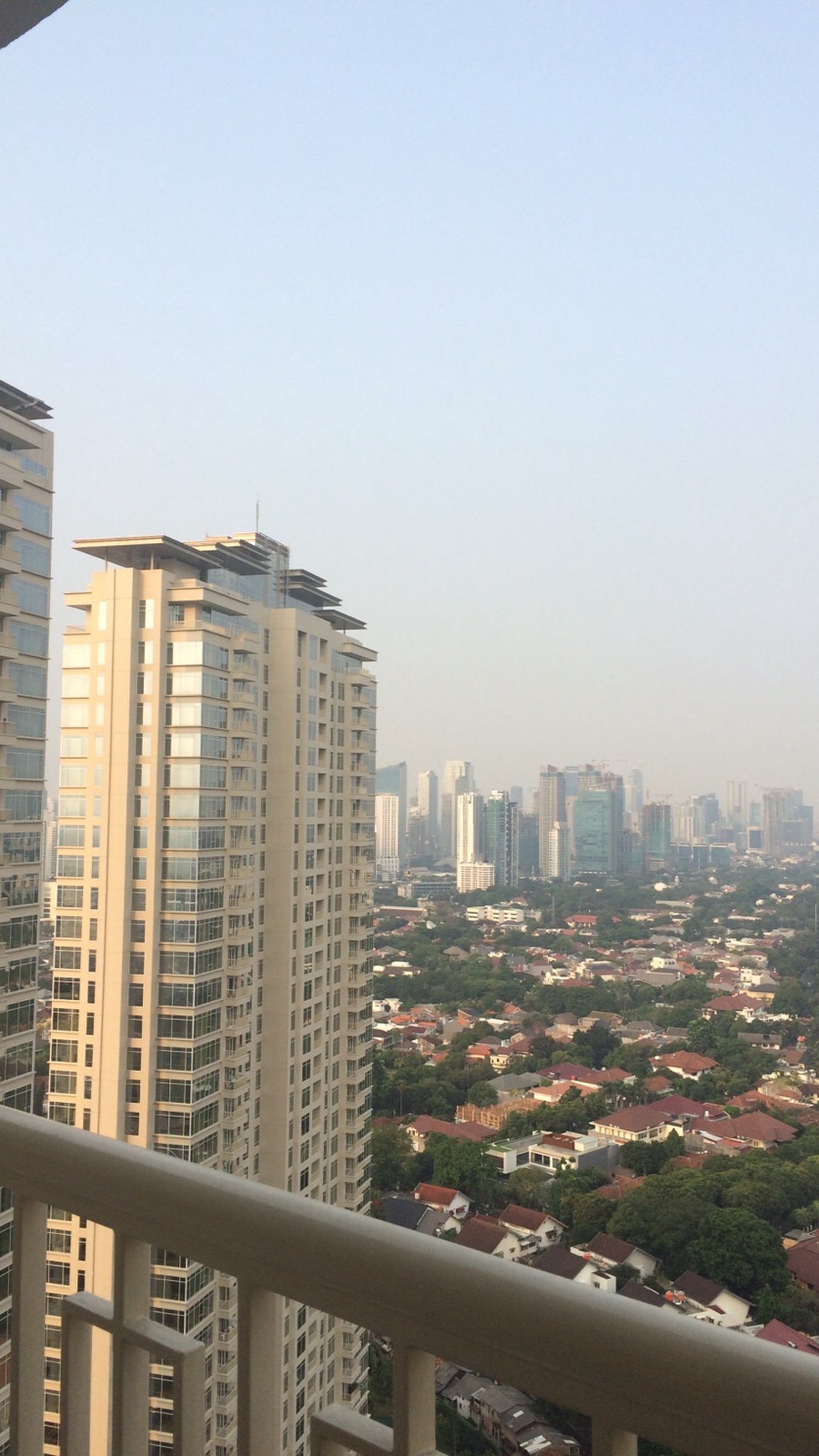 Apartemen Jual di Botanica Simprug 3 Bedrooms