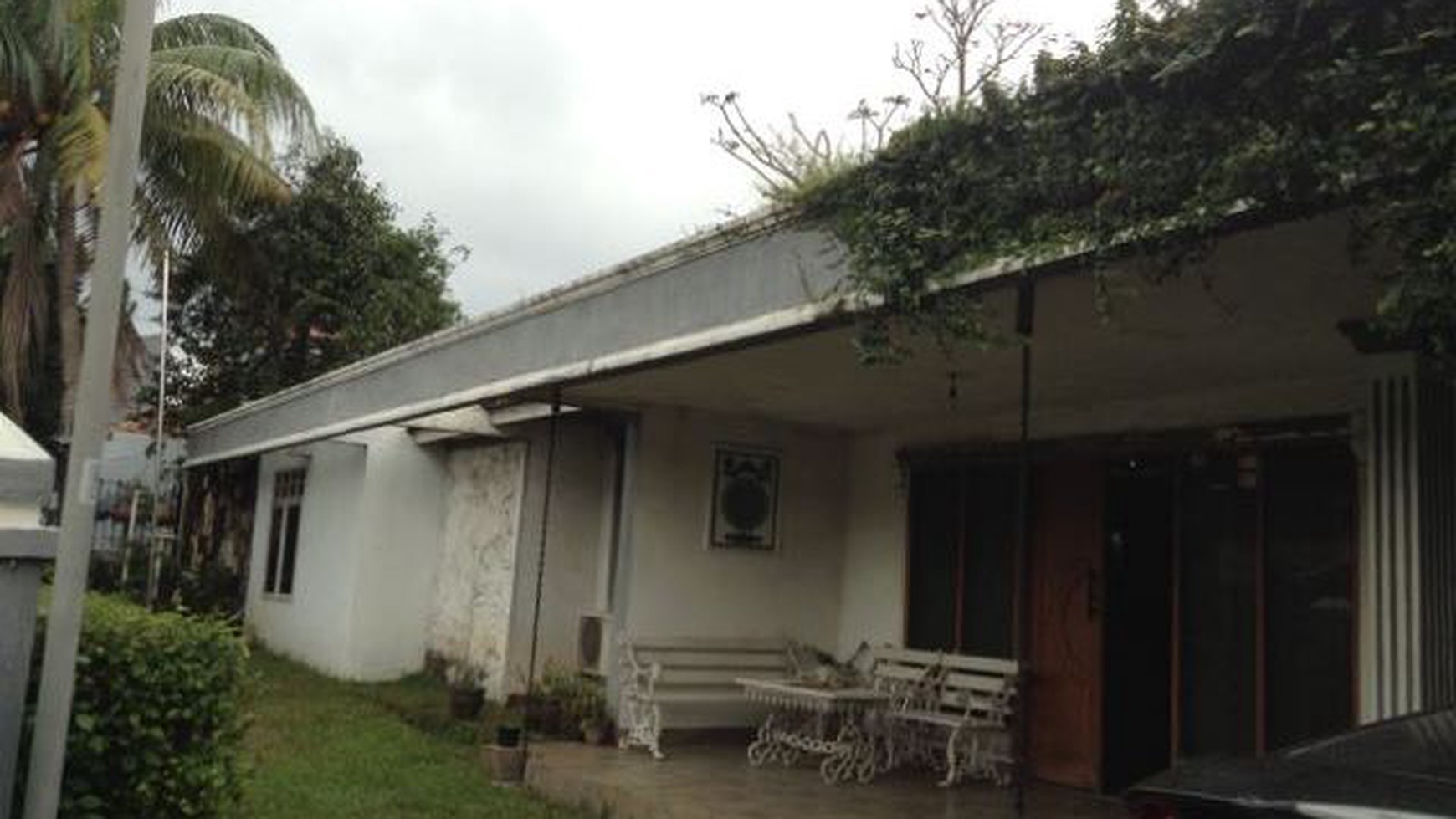 Rumah cantik,siap huni dalam komplek pertukangan