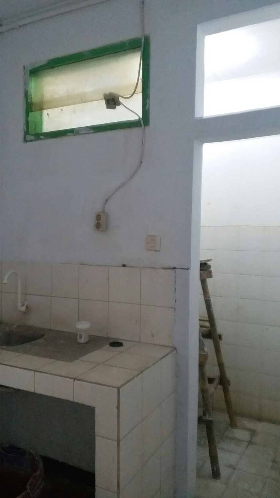 Dijual Ruko di Pinggir Jalan Raya Imam Bonjol - Karawaci