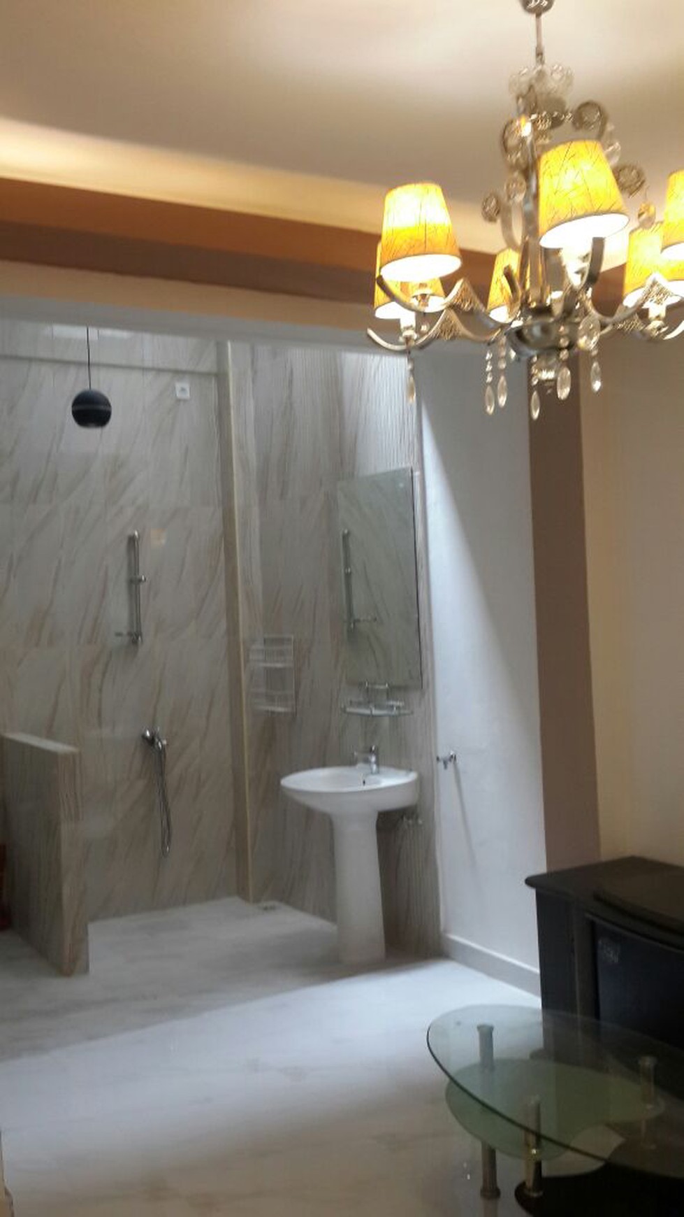 Dijual / Disewakan Townhouse Gandeng di Taman Elok Selatan Lantai Dasar - Lippo Karawaci