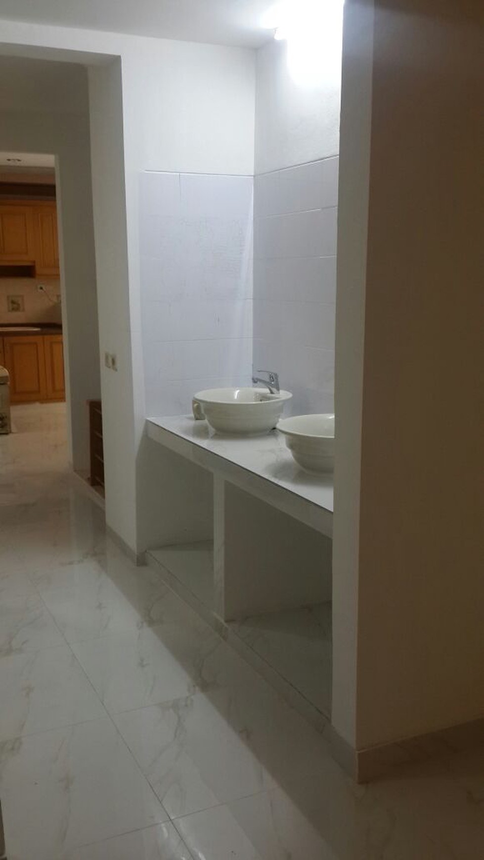 Dijual / Disewakan Townhouse Gandeng di Taman Elok Selatan Lantai Dasar - Lippo Karawaci