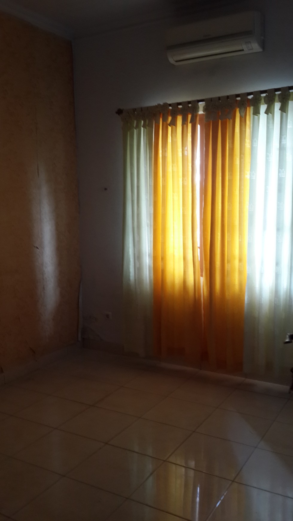 RUMAH DI SEWA KAN DI WATER GARDEN GRAND WISATA - BEKASI