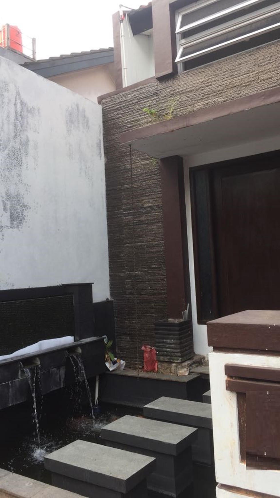 Rumah Mungil Cantik Di Graha Bintaro