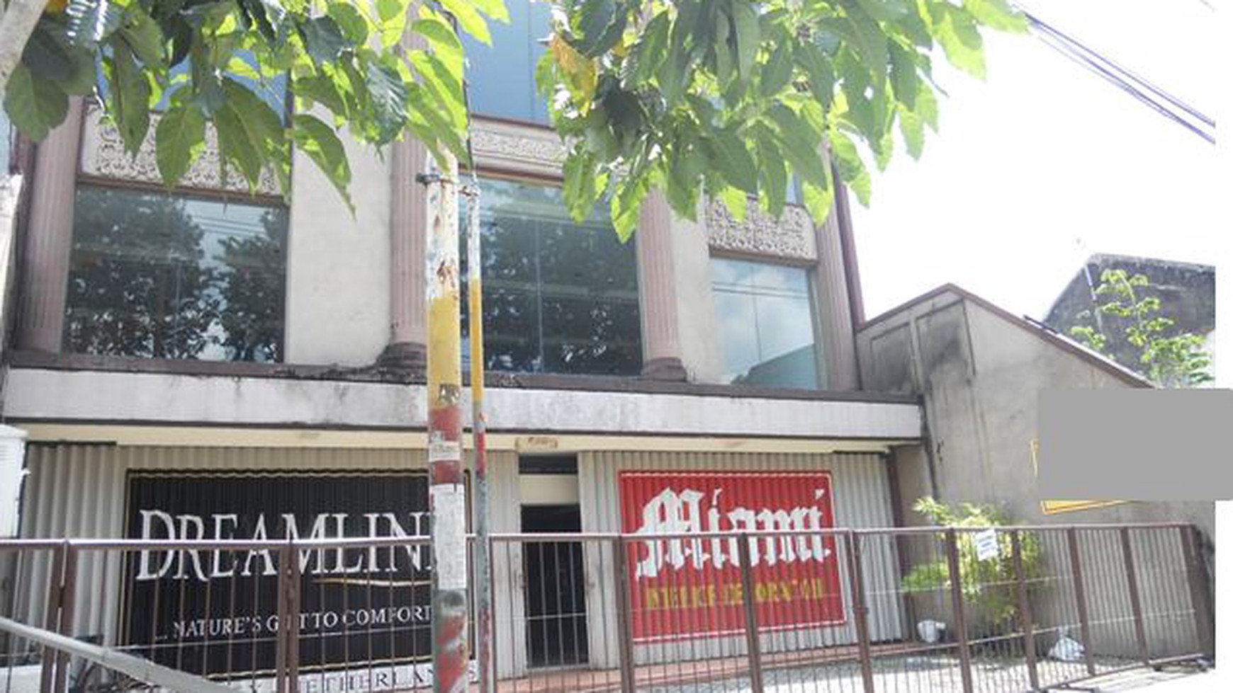 RUKO 3 LANTAI MAYJEND SUNGKONO