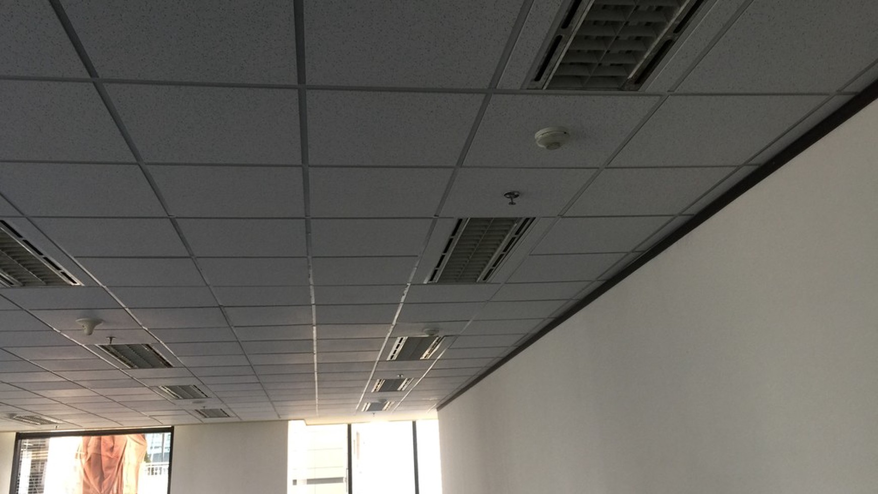 Sewa Ruang Kantor di Plaza Mutiara, Mega Kuningan