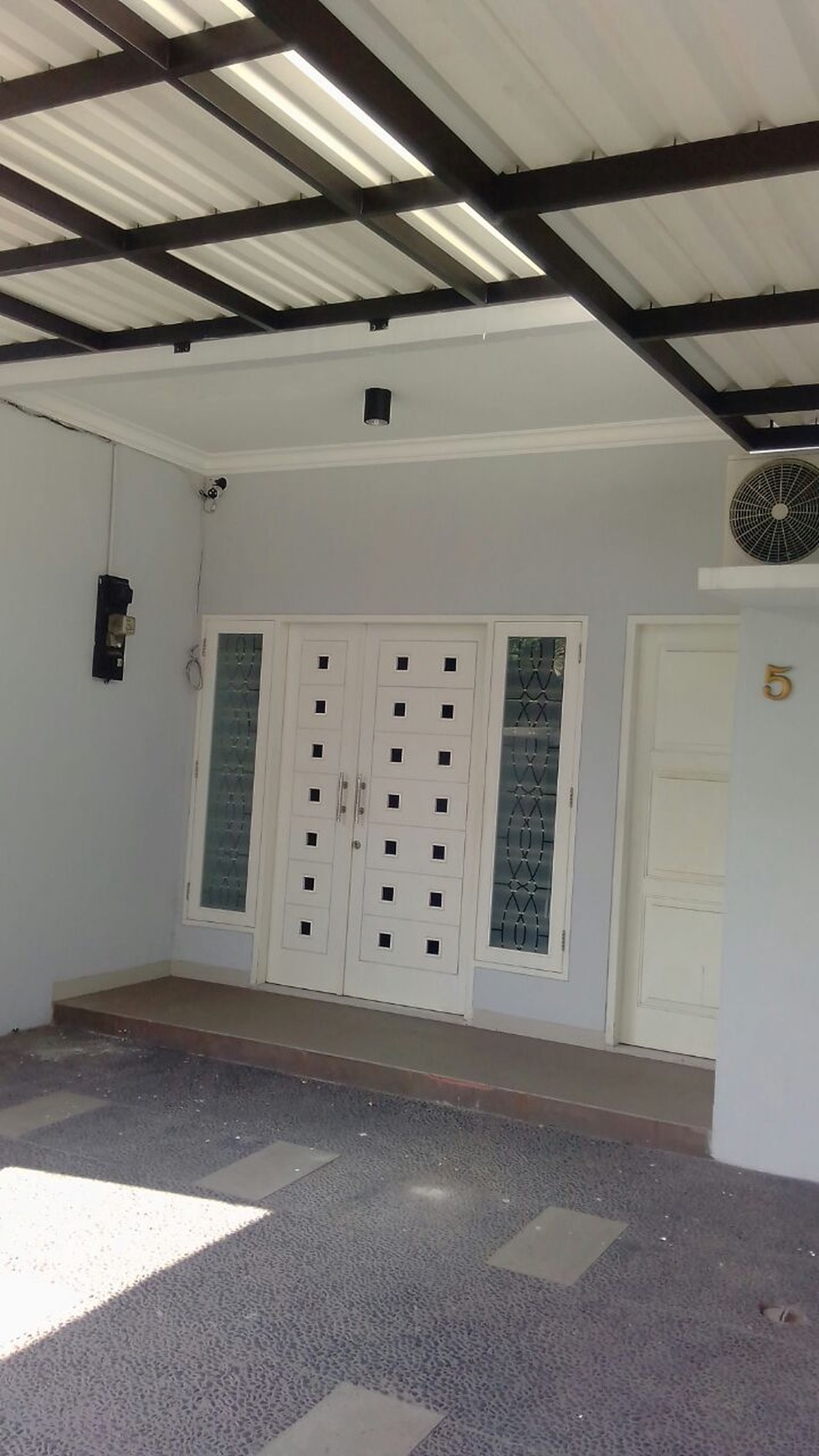 beautiful house in the prime area of Tebet