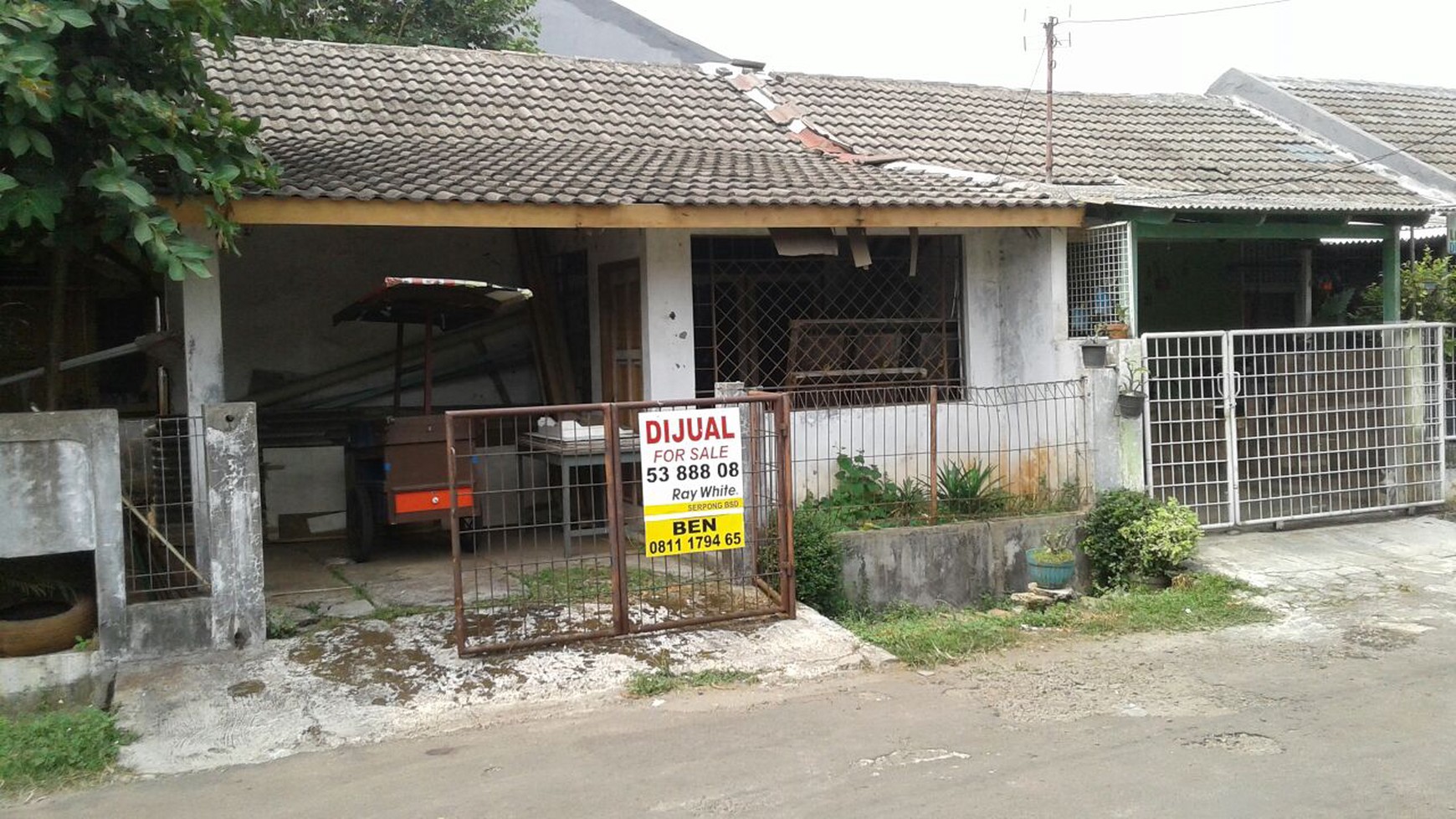 Kavling badan depan taman di Griya Loka