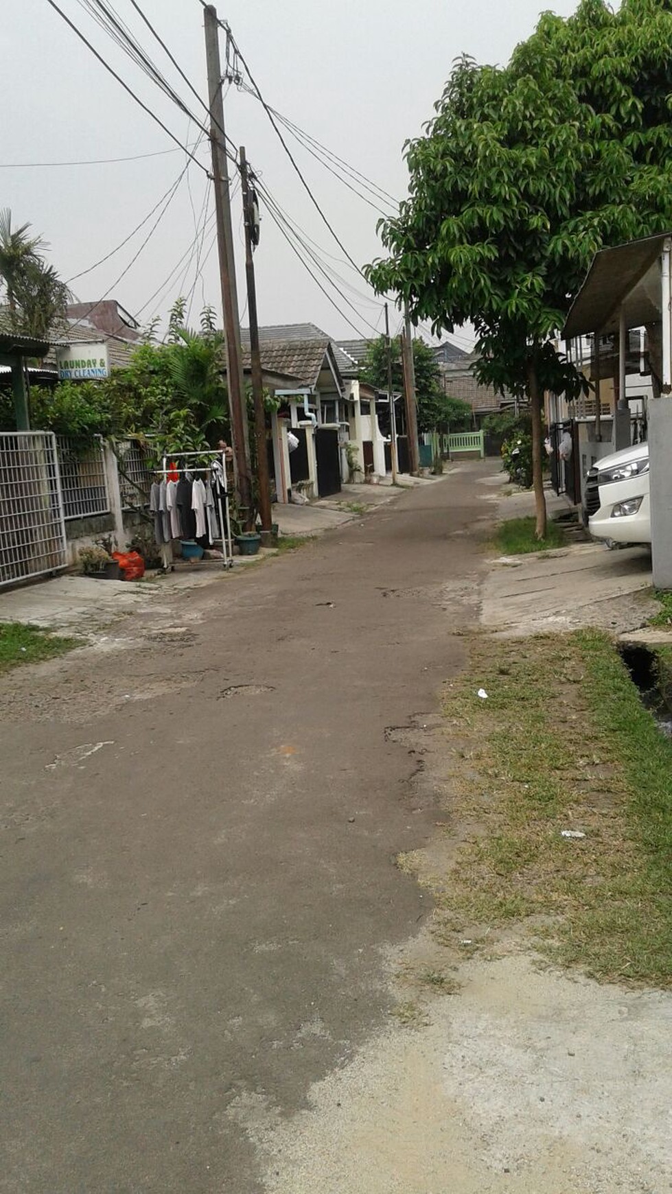 Kavling badan depan taman di Griya Loka