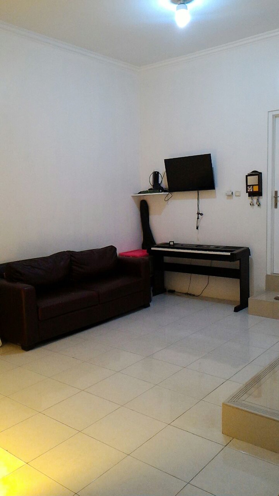 HOT SALE!!! Dijual Cepat Rumah Nyaman, Lokasi sangat Srategis Di Ciledug.