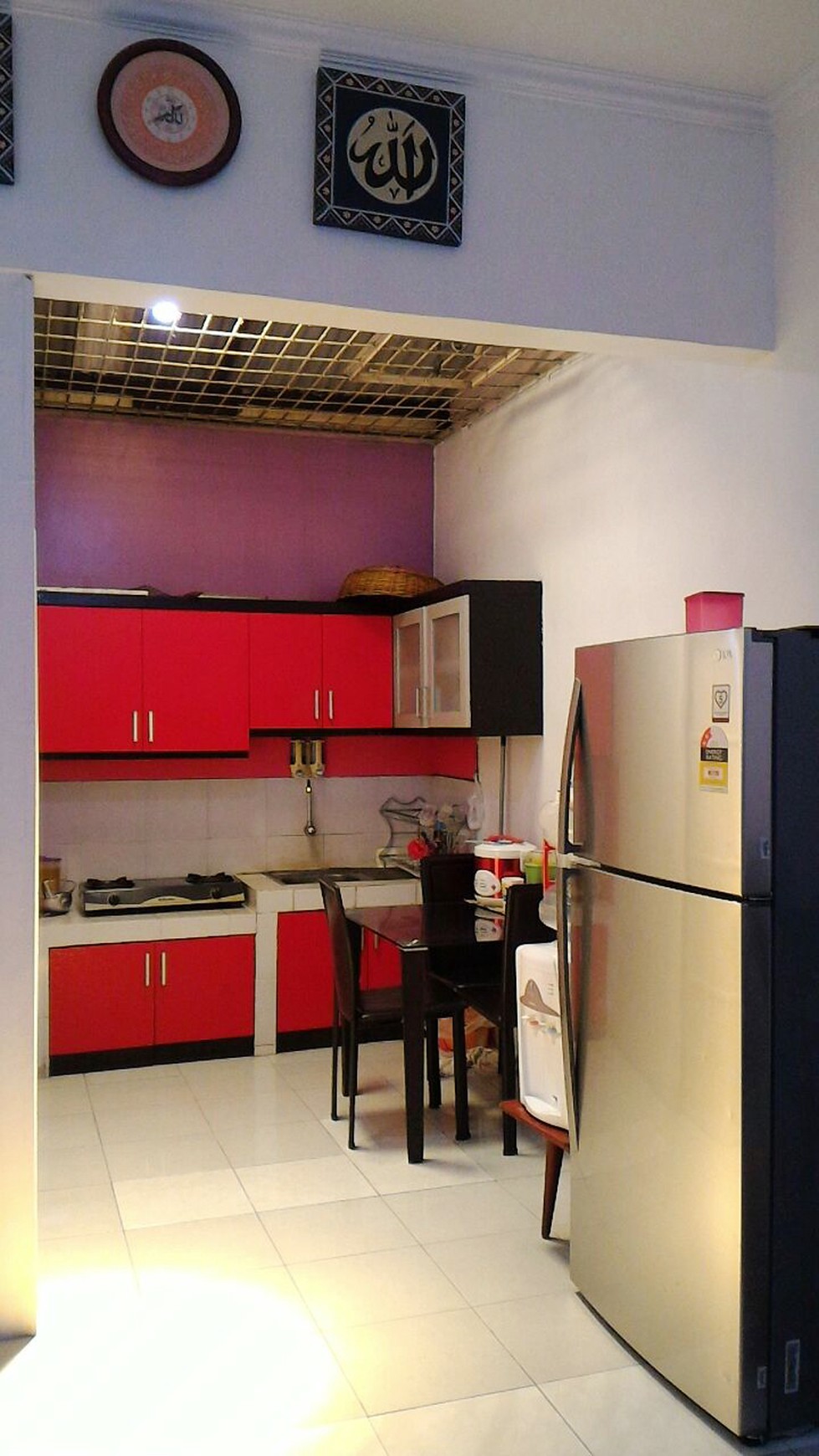 HOT SALE!!! Dijual Cepat Rumah Nyaman, Lokasi sangat Srategis Di Ciledug.