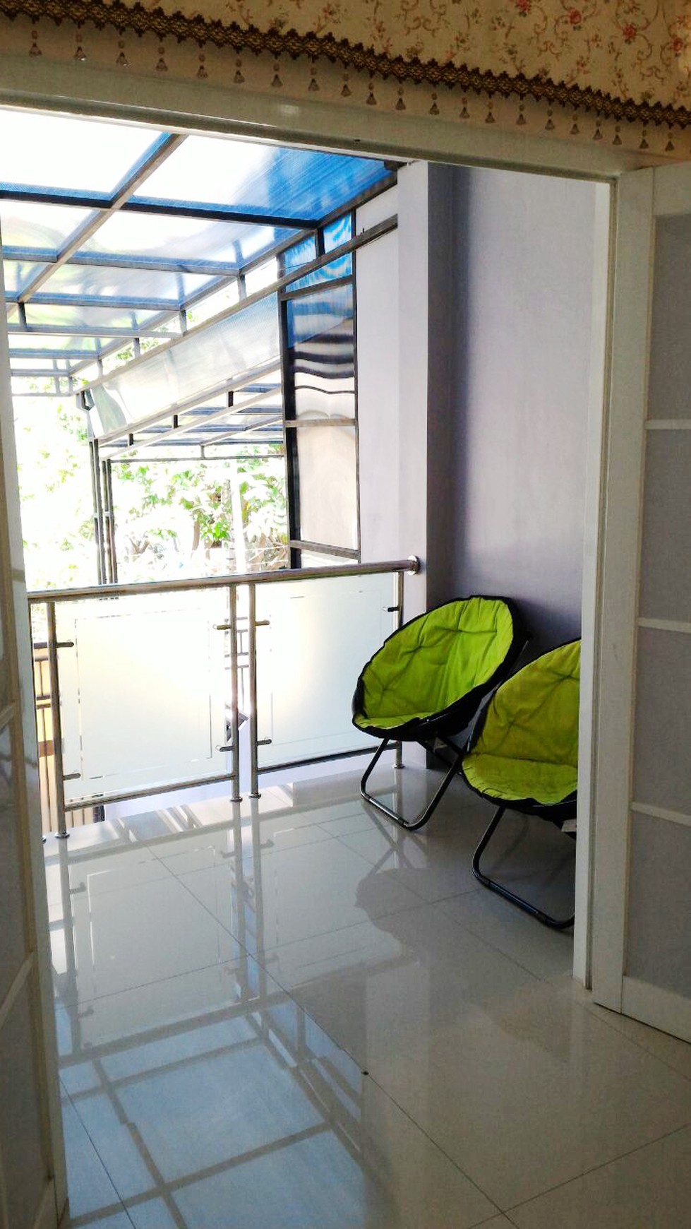 HOT SALE!!! Dijual Cepat Rumah Nyaman, Lokasi sangat Srategis Di Ciledug.