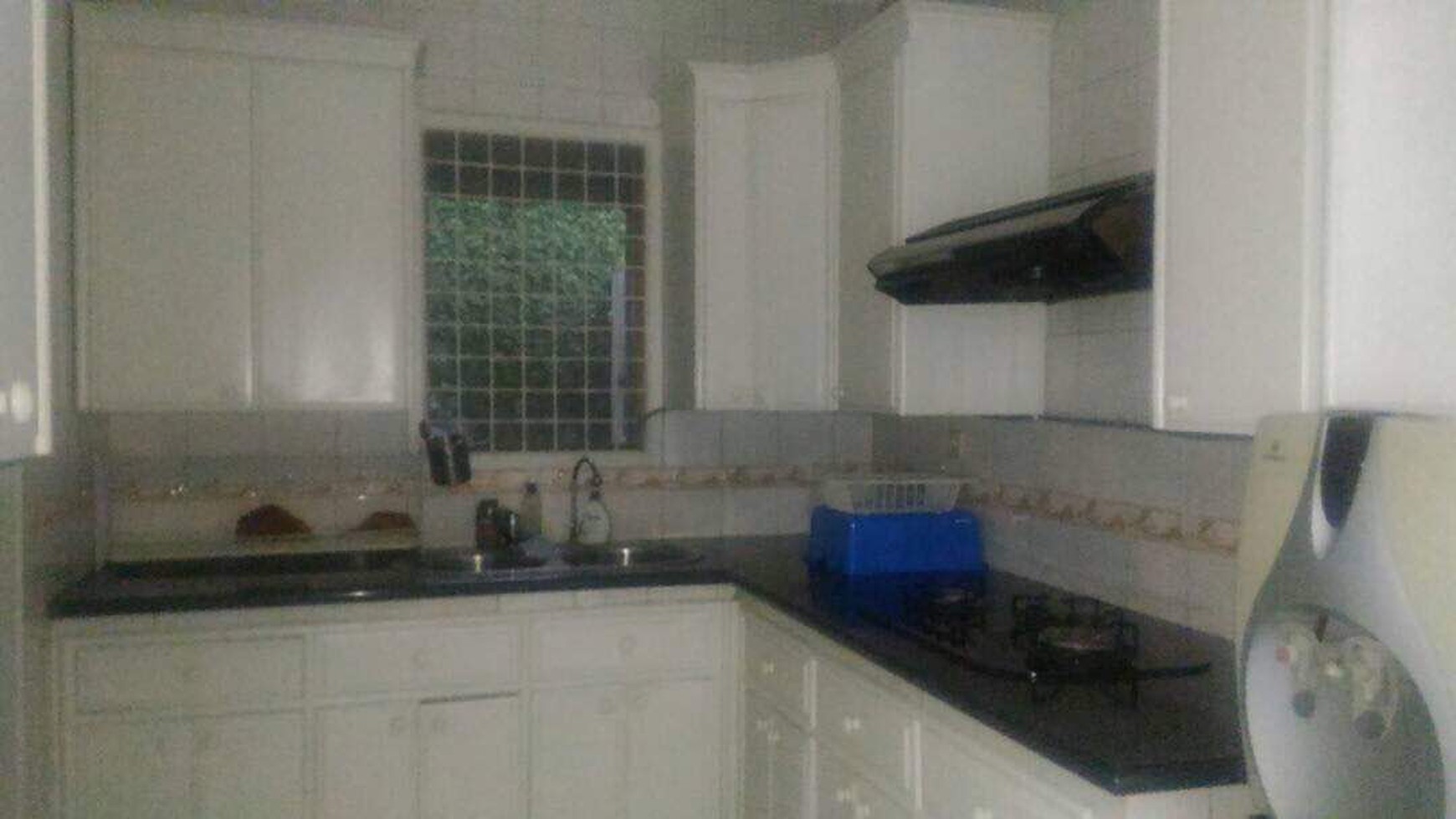 Rumah siap huni di Cinere