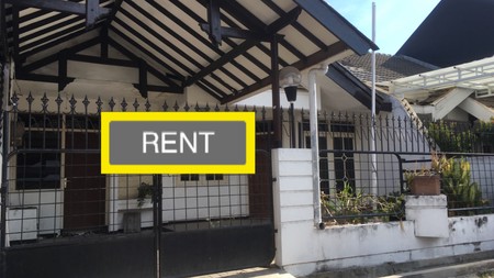 Disewakan / Sewa rumah di Nginden Intan Timur