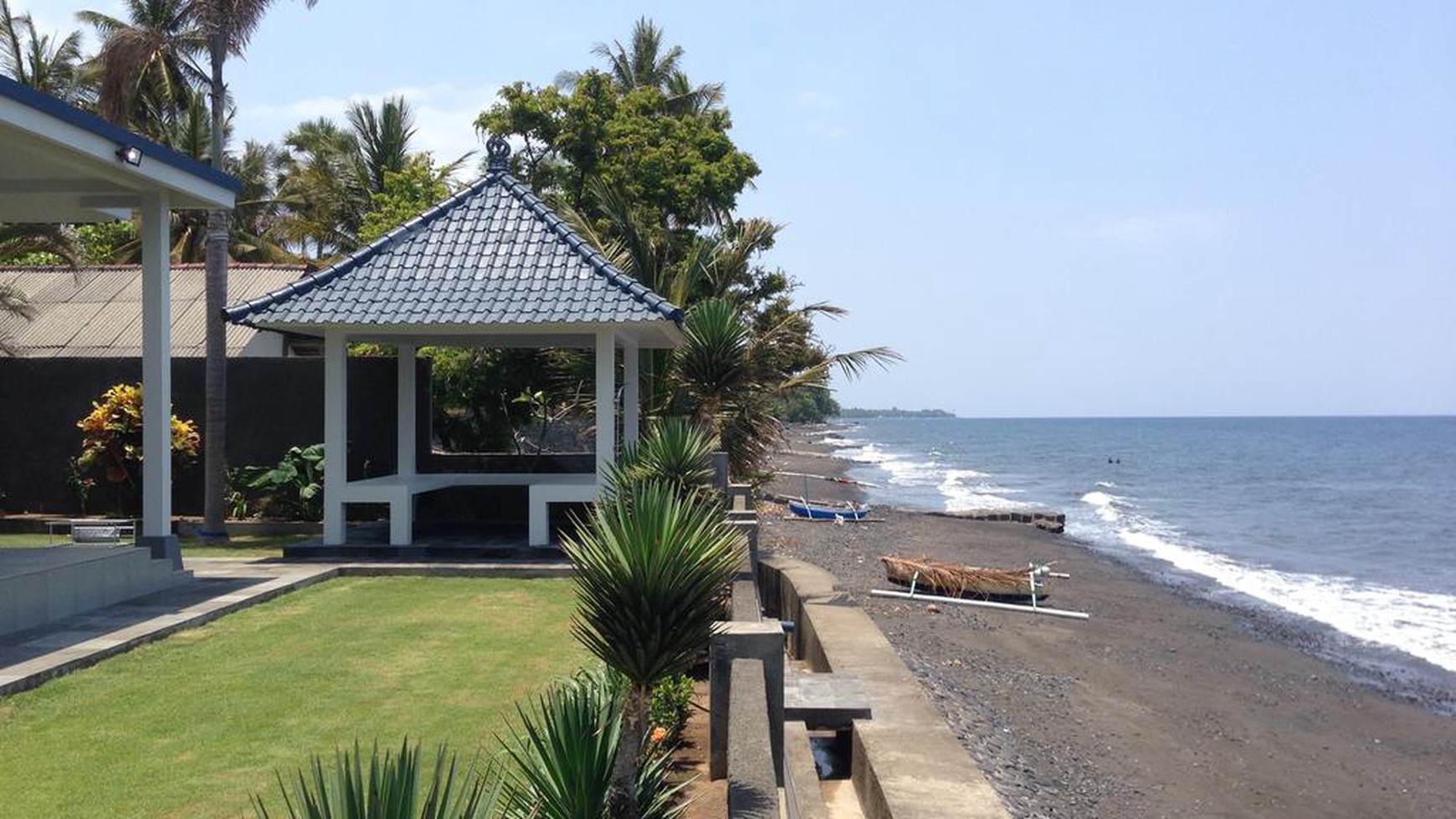 Villa cantik menghadap laut di villa dunia pantai bali