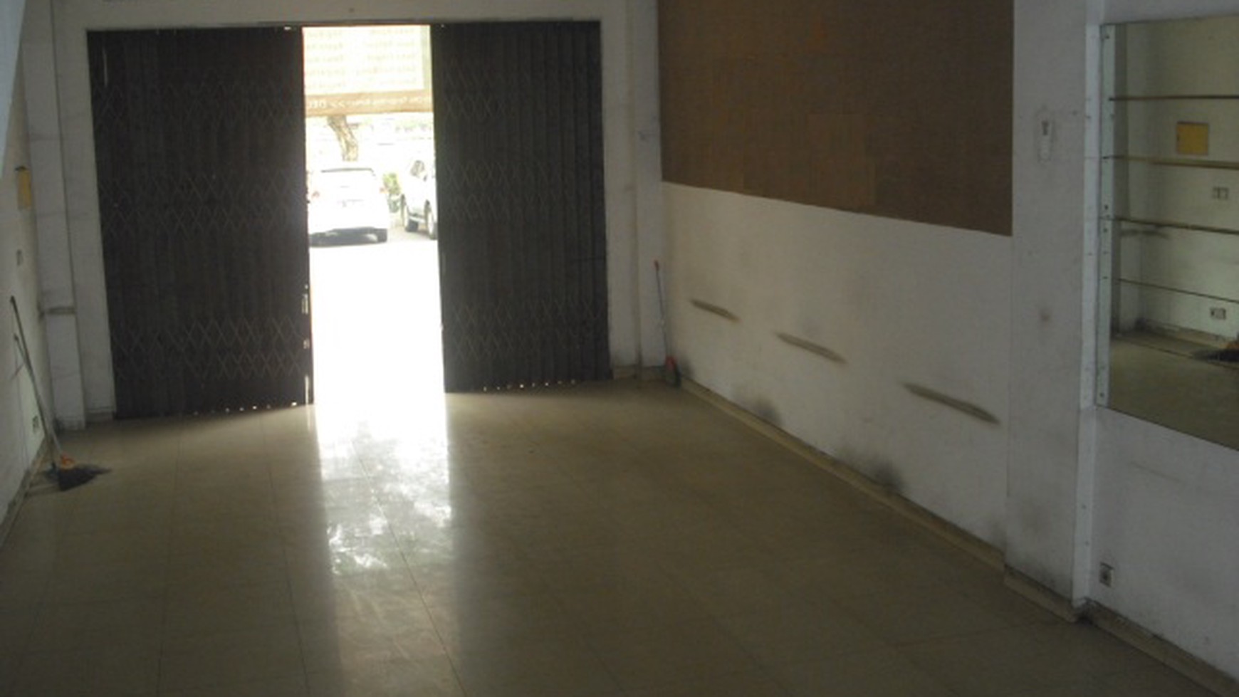 Ruko siap Pakai Hadap Jalan Raya Lokasi Strategis