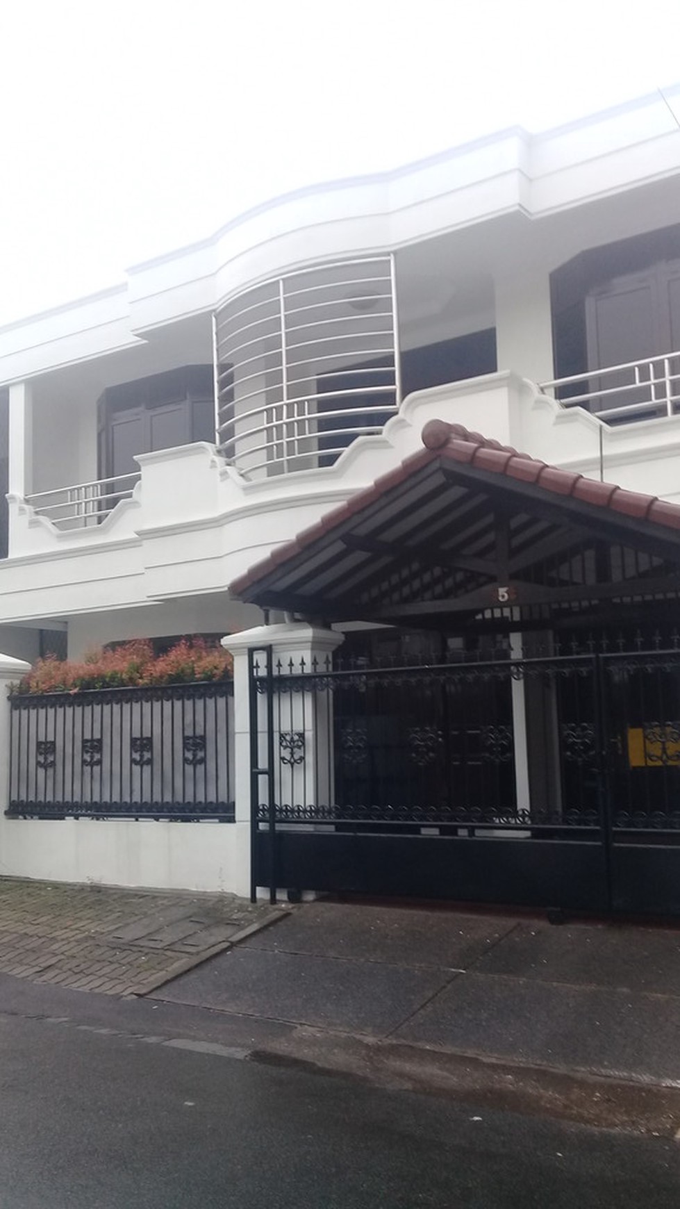 Brandnew house at Tebet