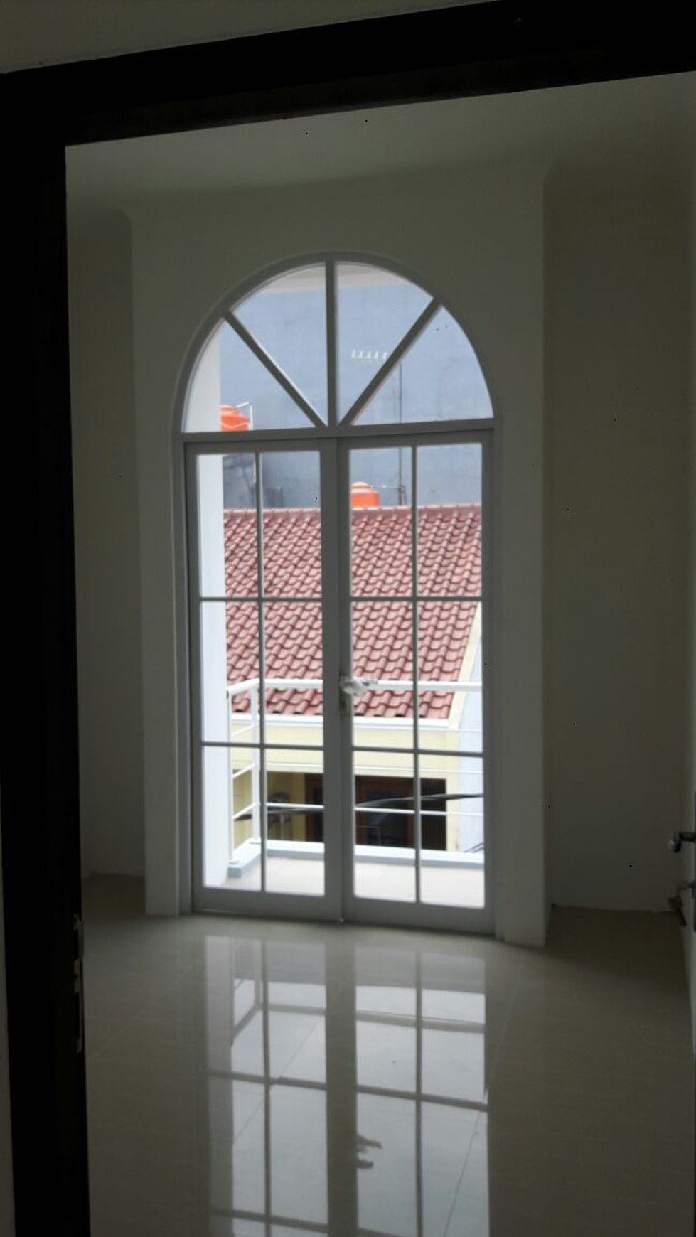 Rumah Minimalis diTanjung Duren, Jalan Menteng
