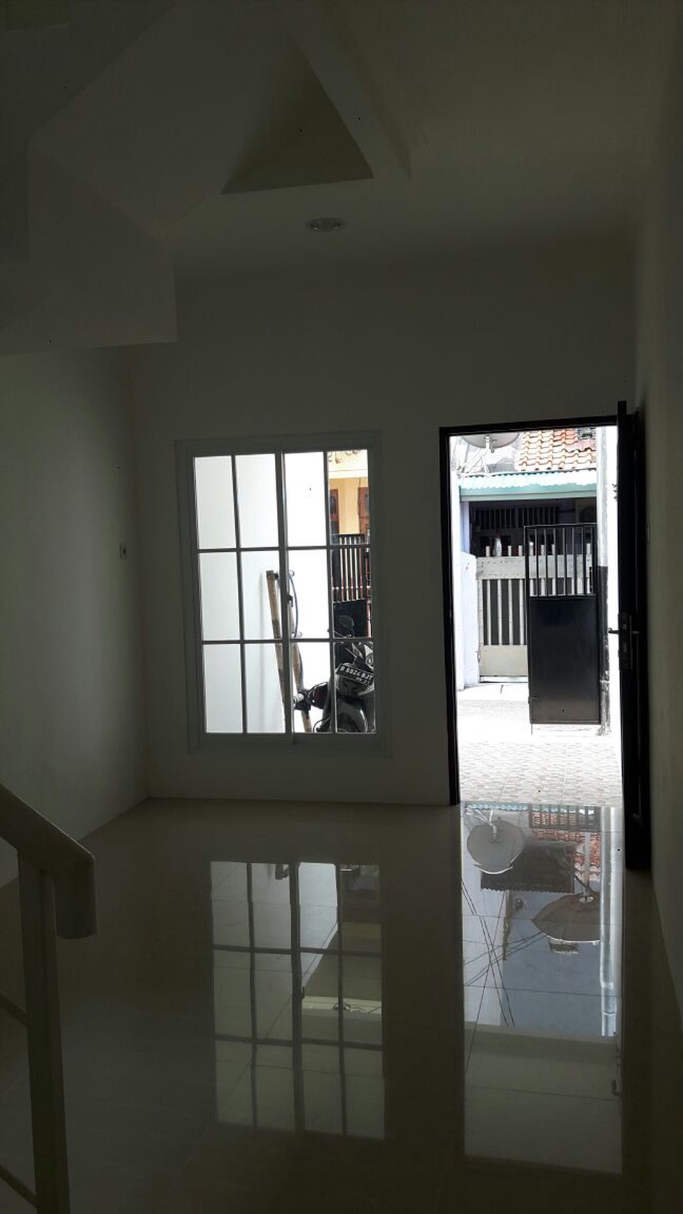 Rumah Minimalis diTanjung Duren, Jalan Menteng