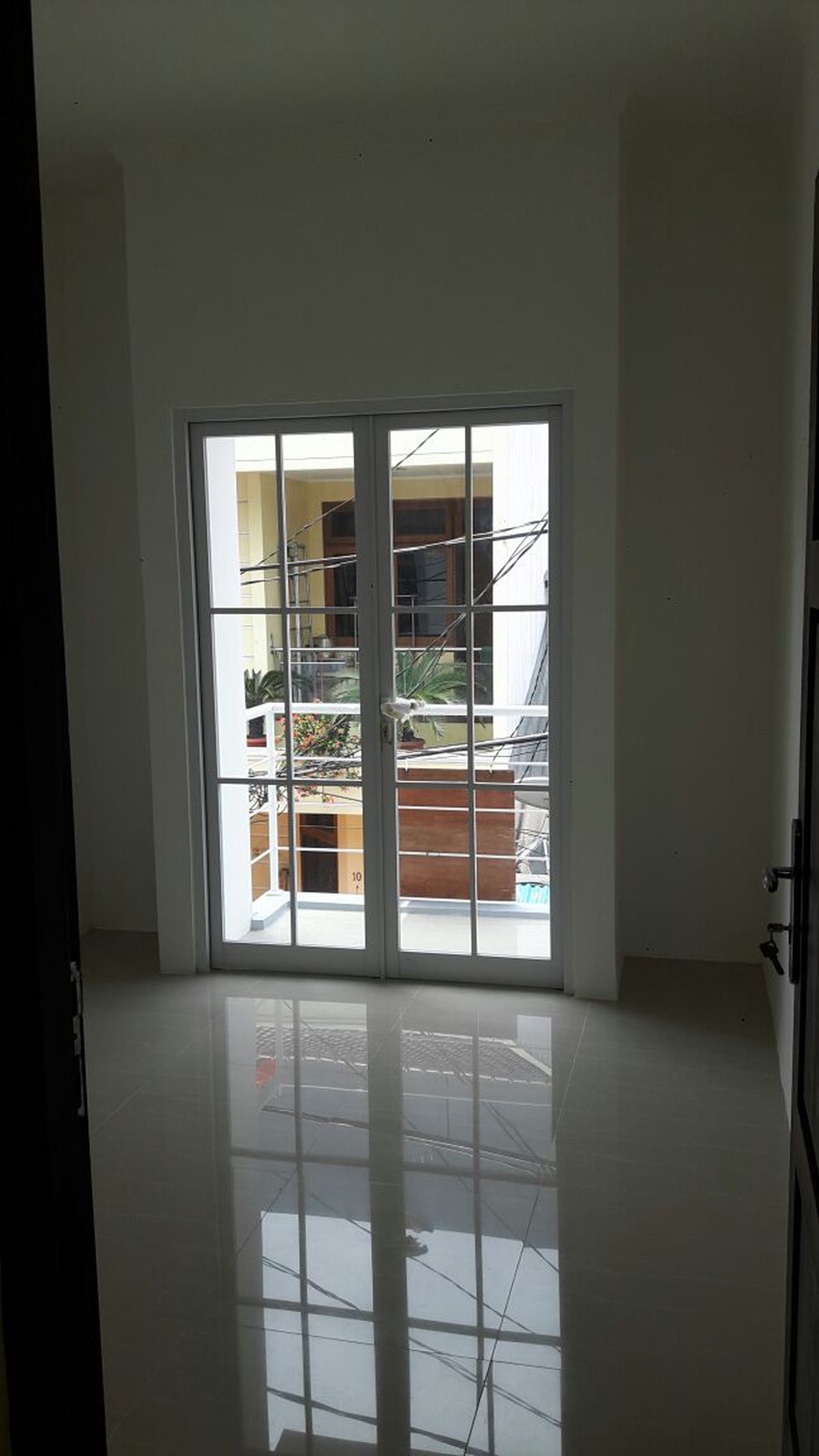 Rumah Minimalis diTanjung Duren, Jalan Menteng