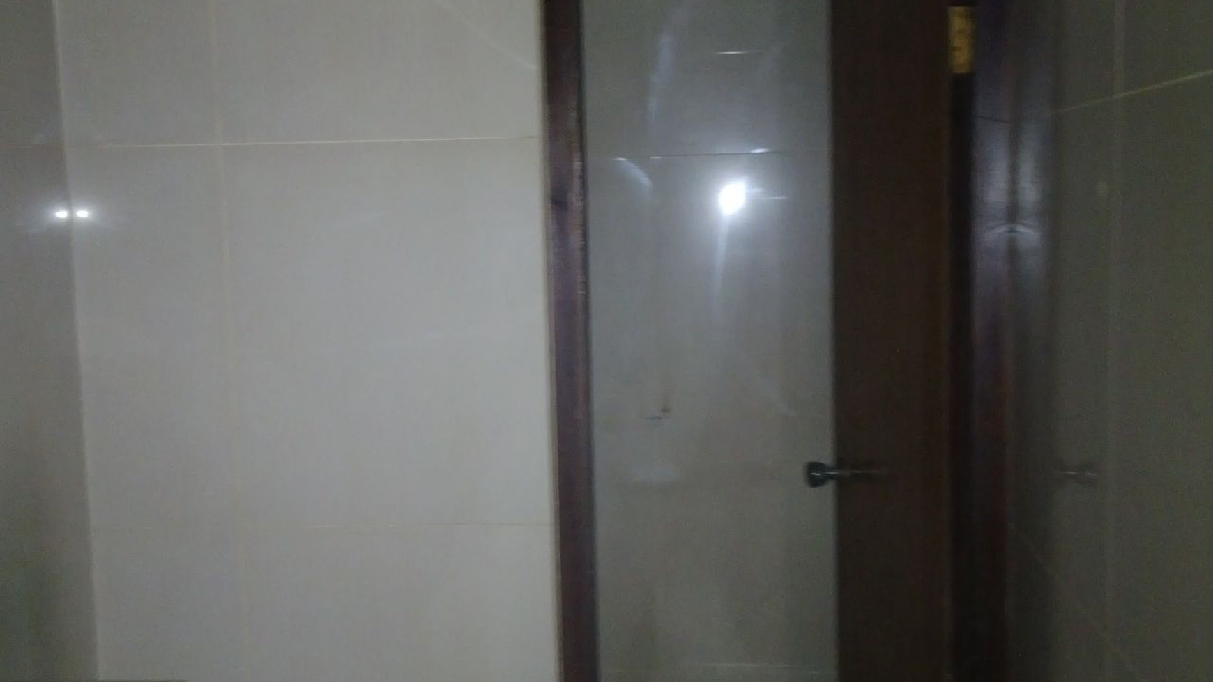 Dijual Ruko di depan Golden boutiq hotel, Jl Melawai VIII