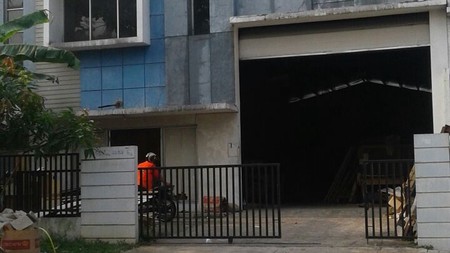 Gudang siap pakai Taman Tekno