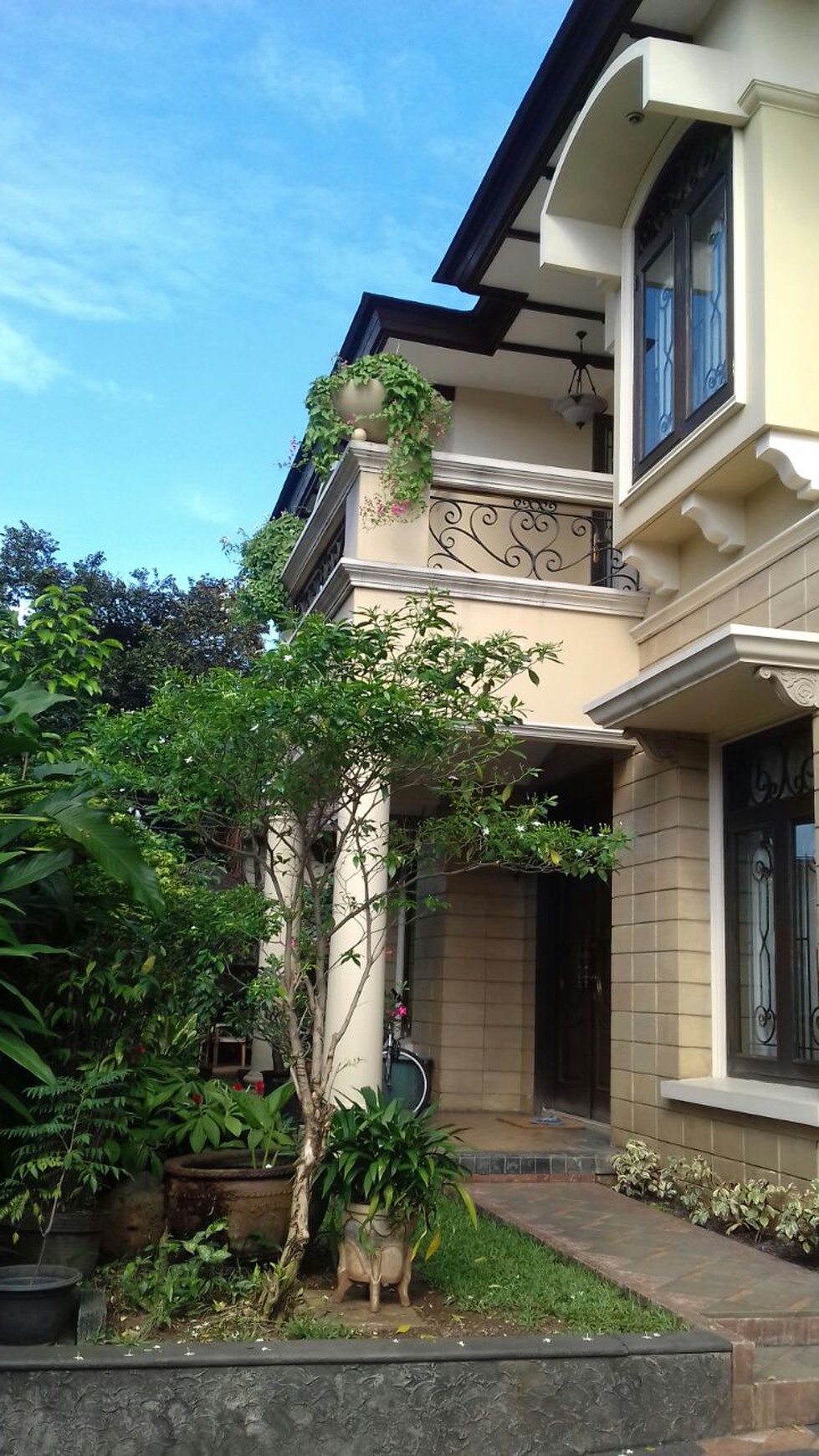 Rumah bagus, lingkungan oke di Bintaro sektor 3