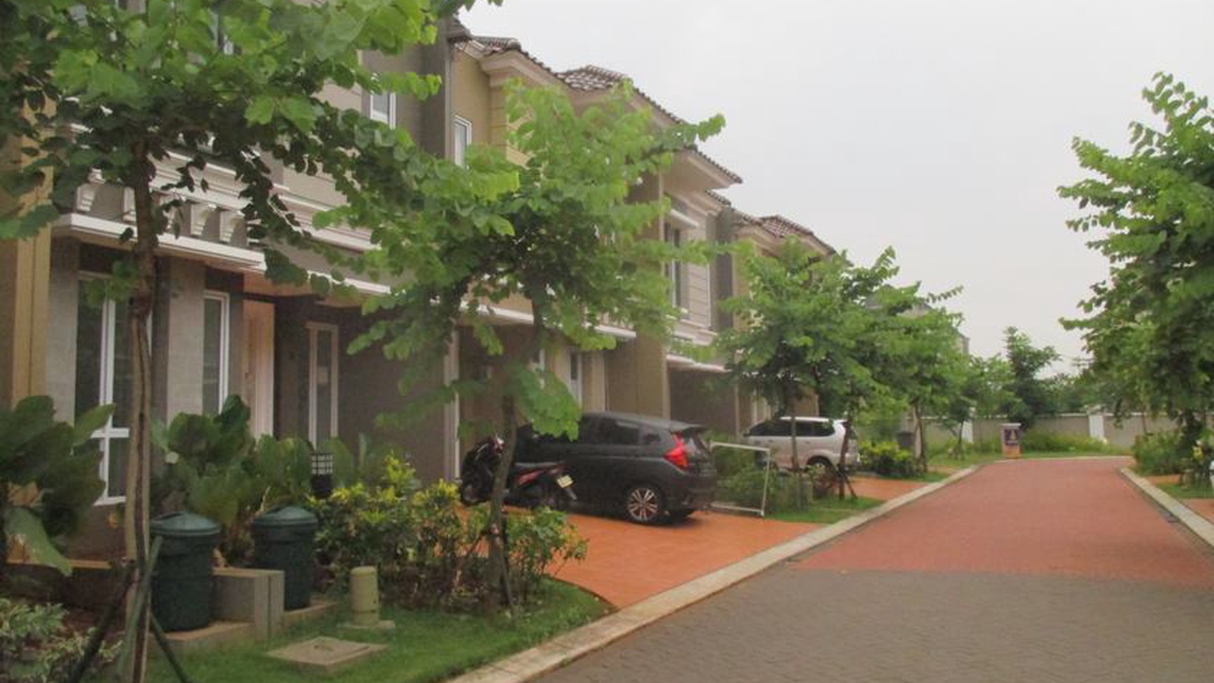 Dijual rumah di Karelia Gading Serpong Murah, Strategis, Siap Huni.