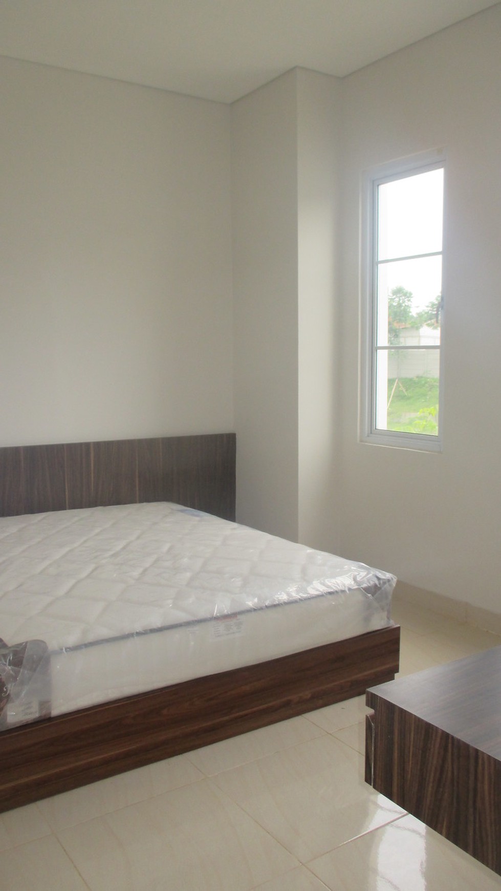 Disewakan Rumah Furnished di Vanya Park Cluster Azura - BSD