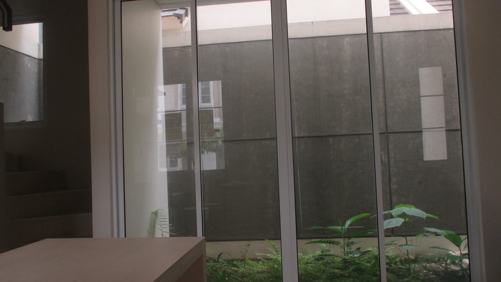 Disewakan Rumah Furnished di Vanya Park Cluster Azura - BSD