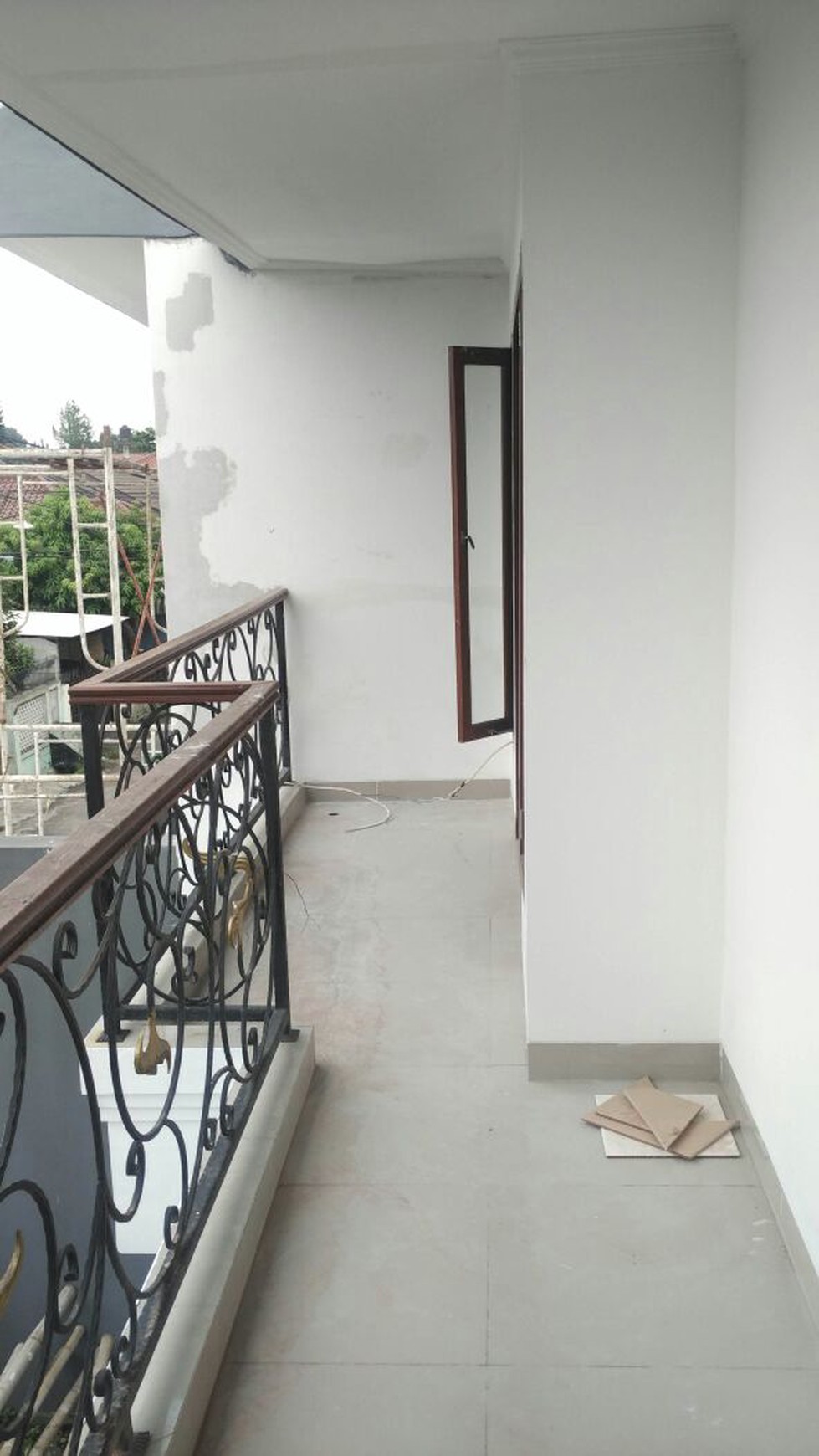 Rumah Mediteran Baru Gress 2 Lantai Rempoa Murah di Rempoa